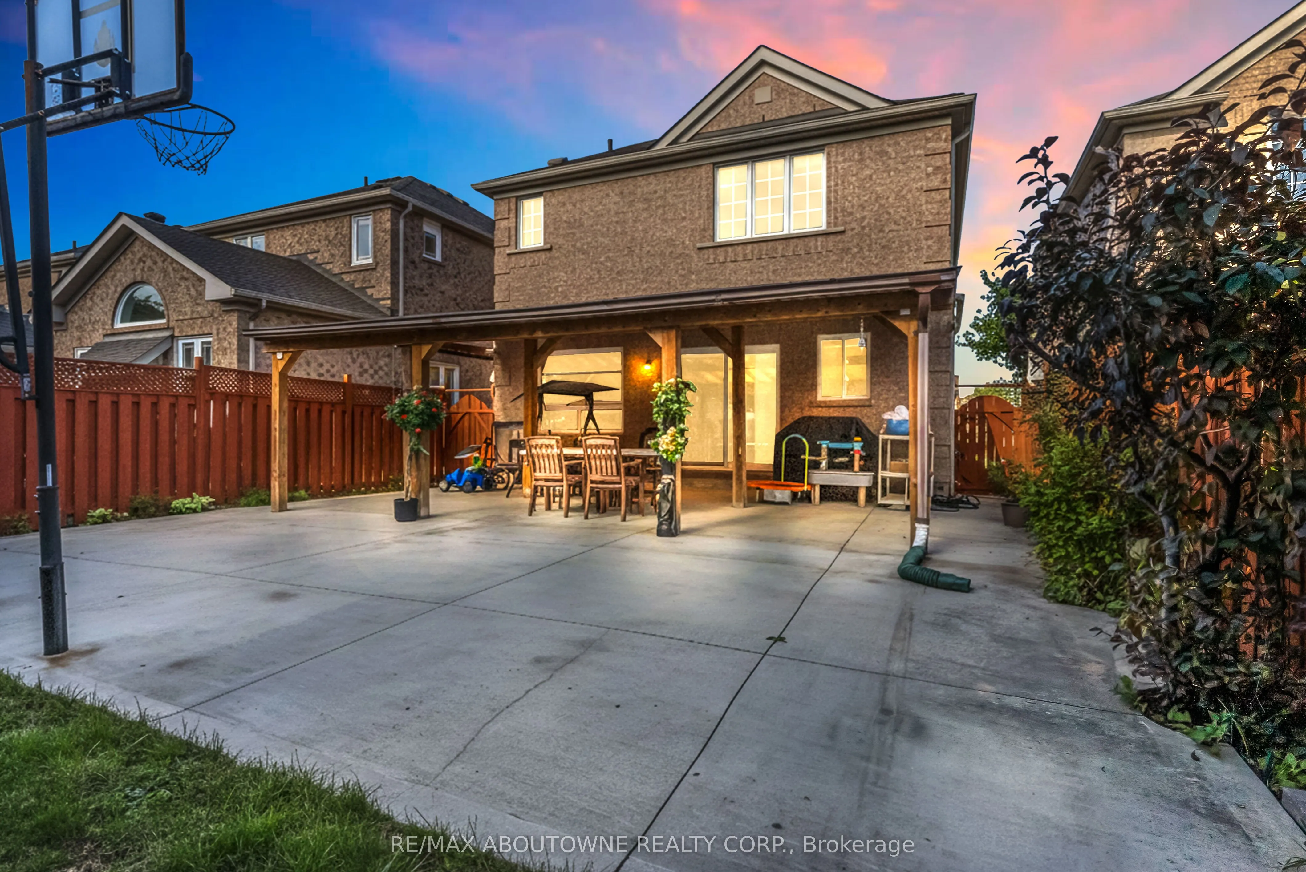 7 Rockrose Drive