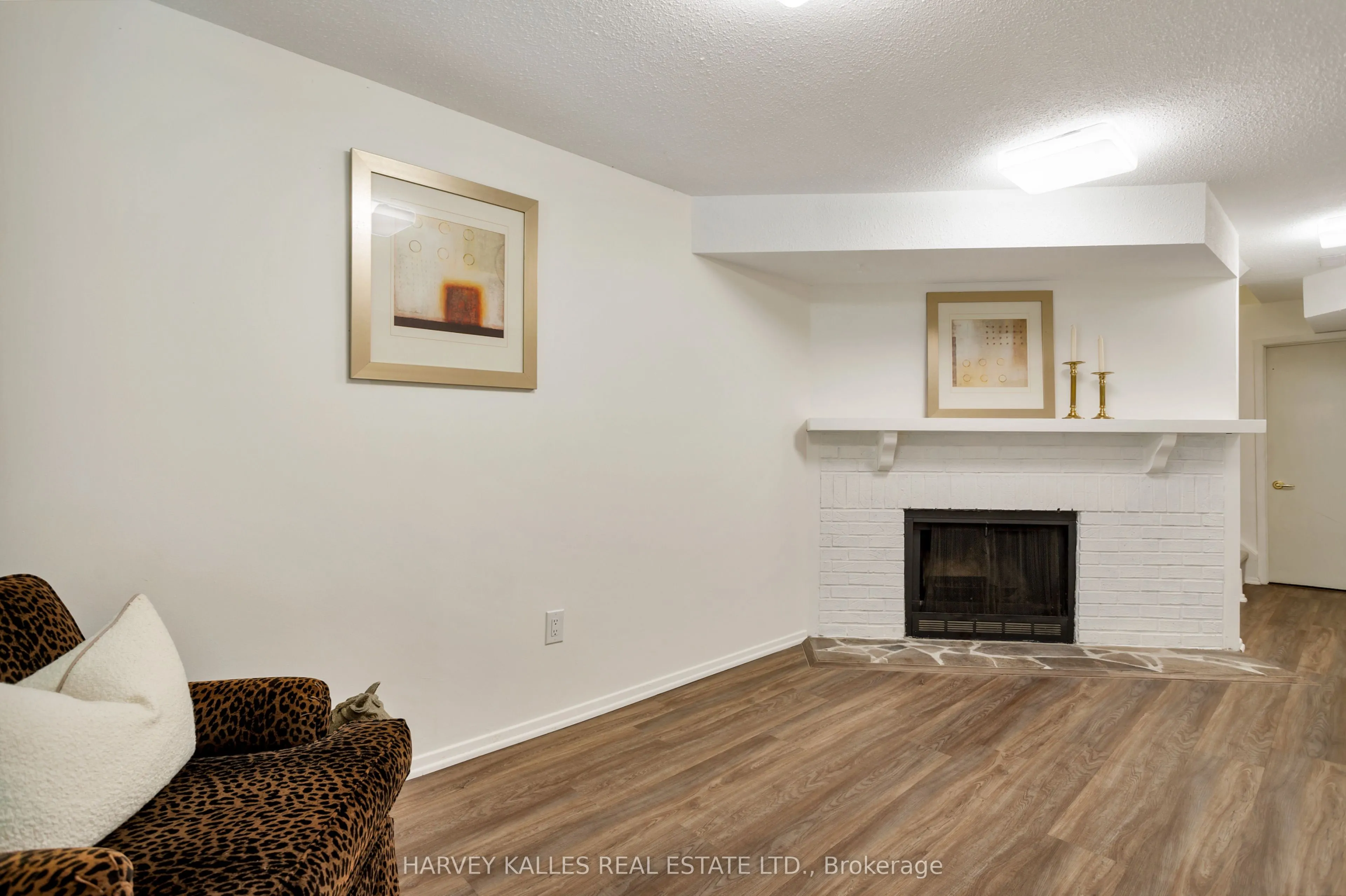 1084 Bordeaux Court
