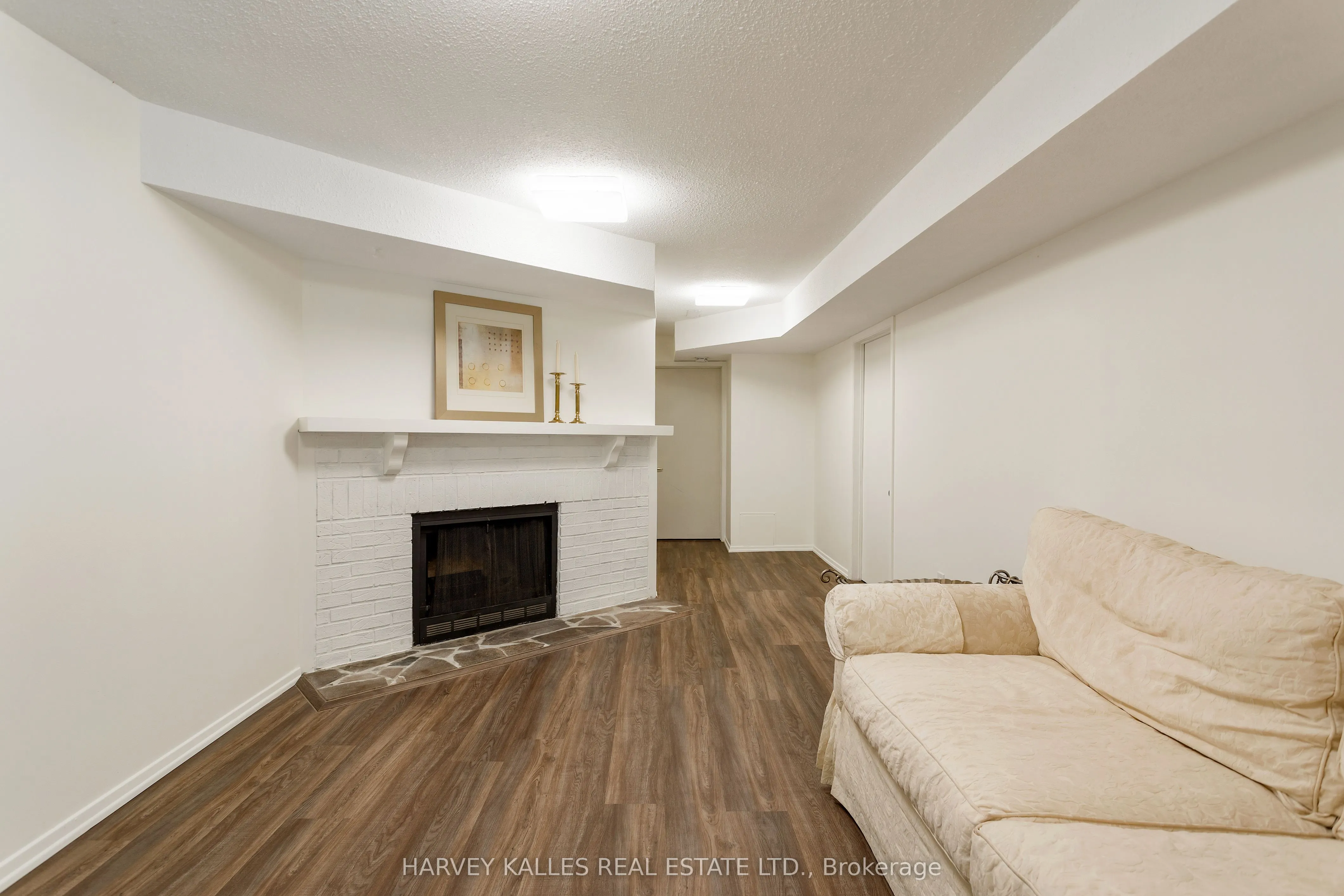 1084 Bordeaux Court