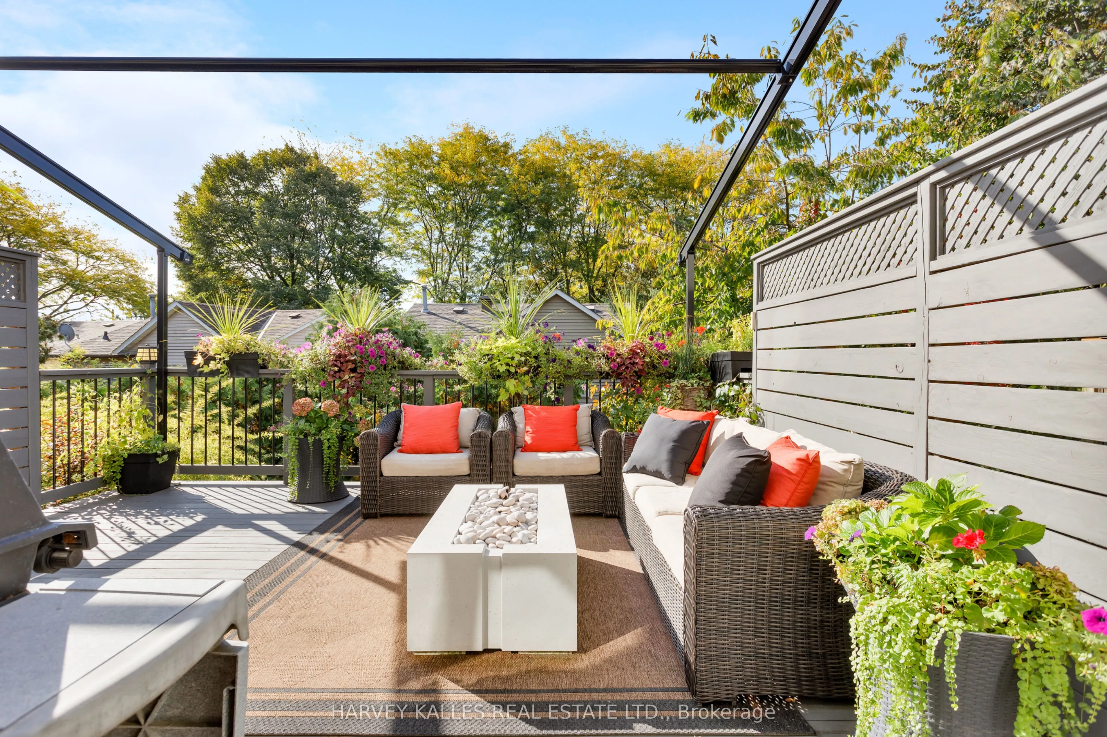 1084 Bordeaux Court