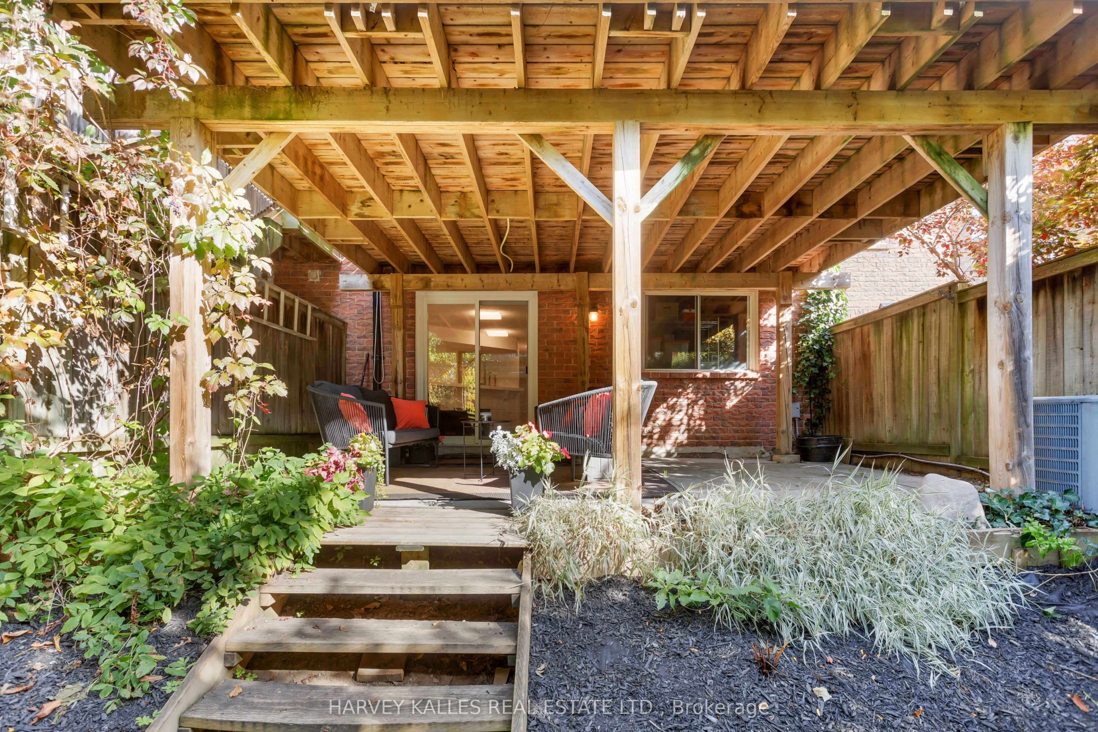 1084 Bordeaux Court