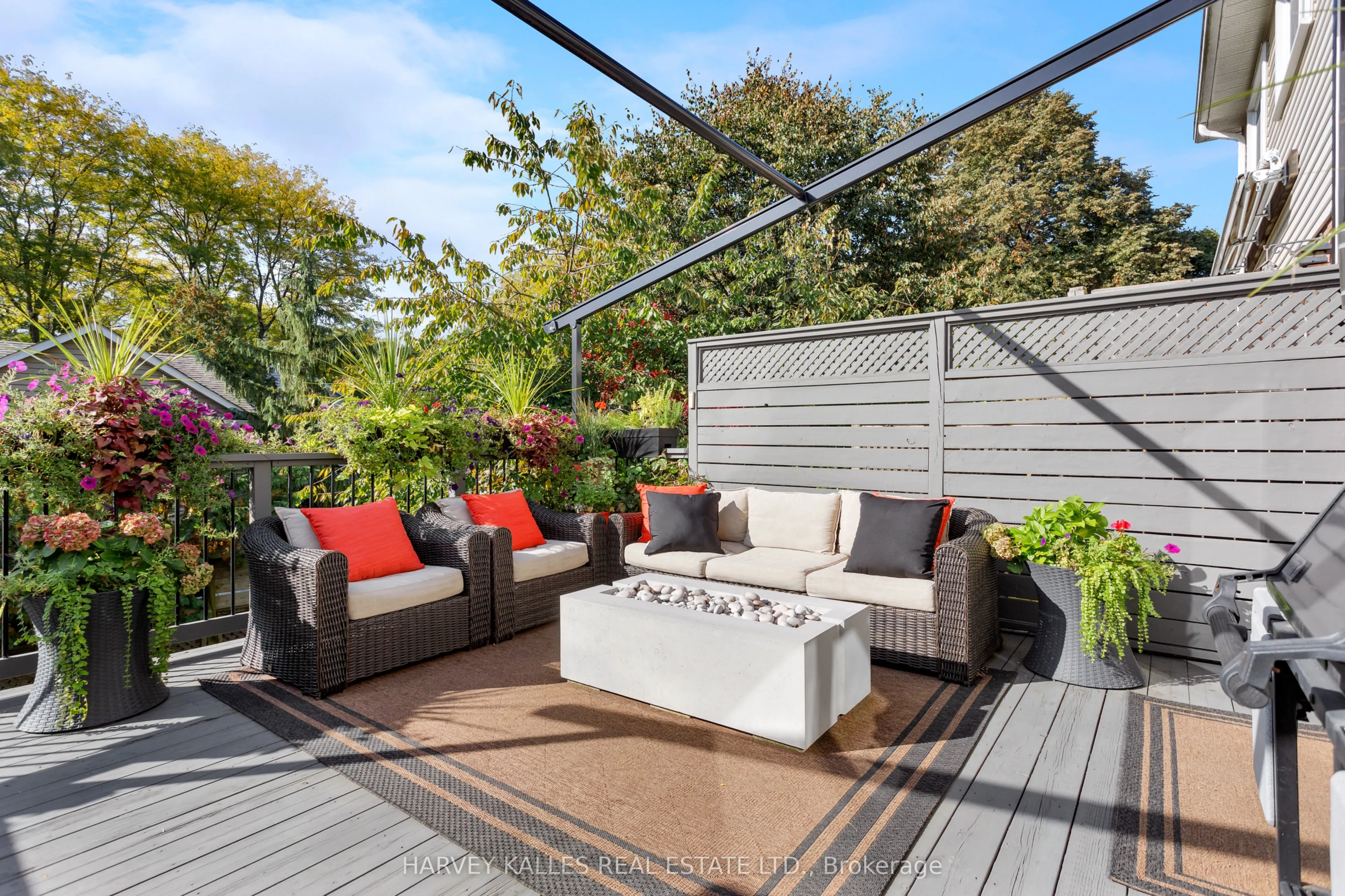 1084 Bordeaux Court