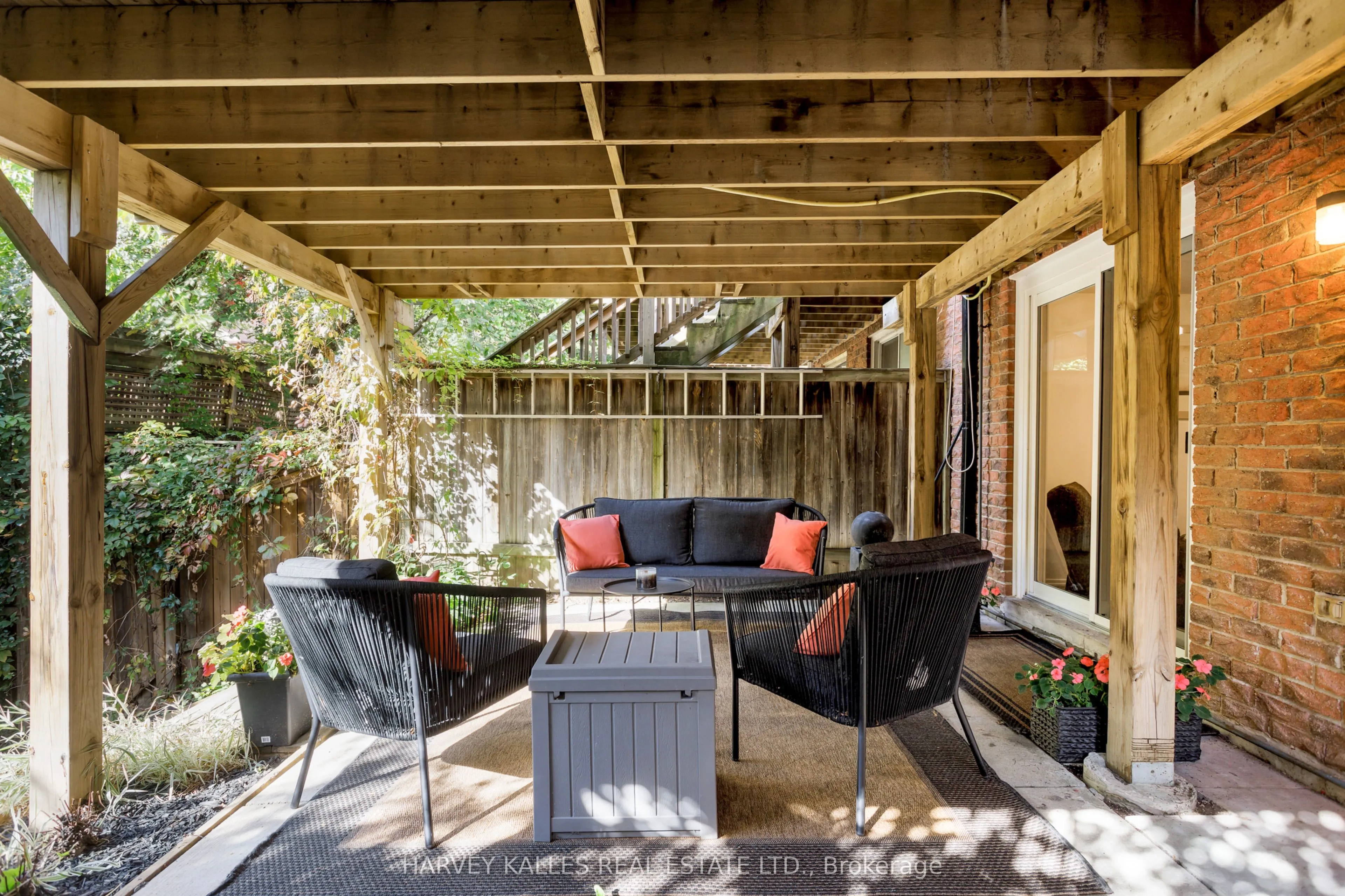 1084 Bordeaux Court