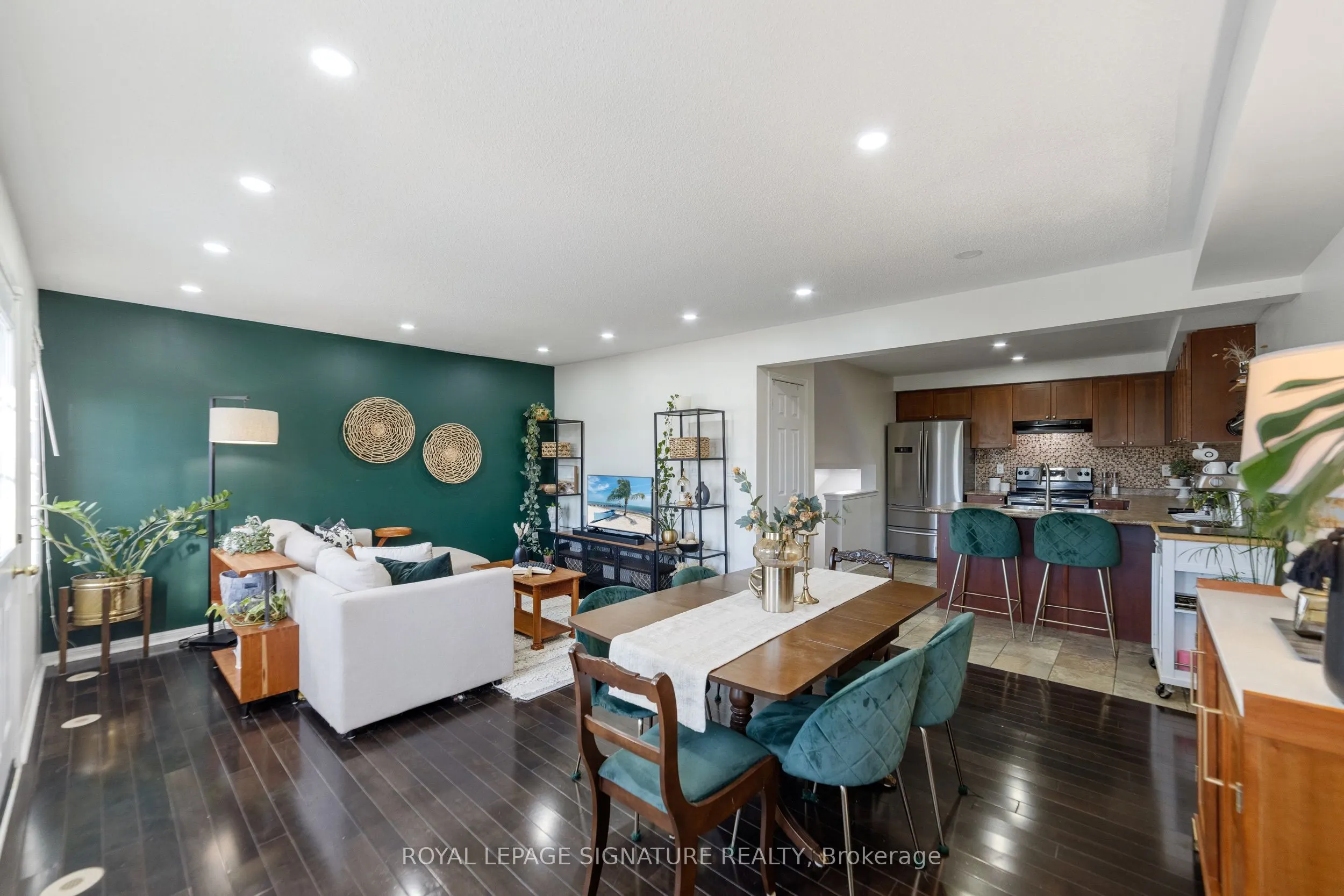 3113 Stornoway Circle