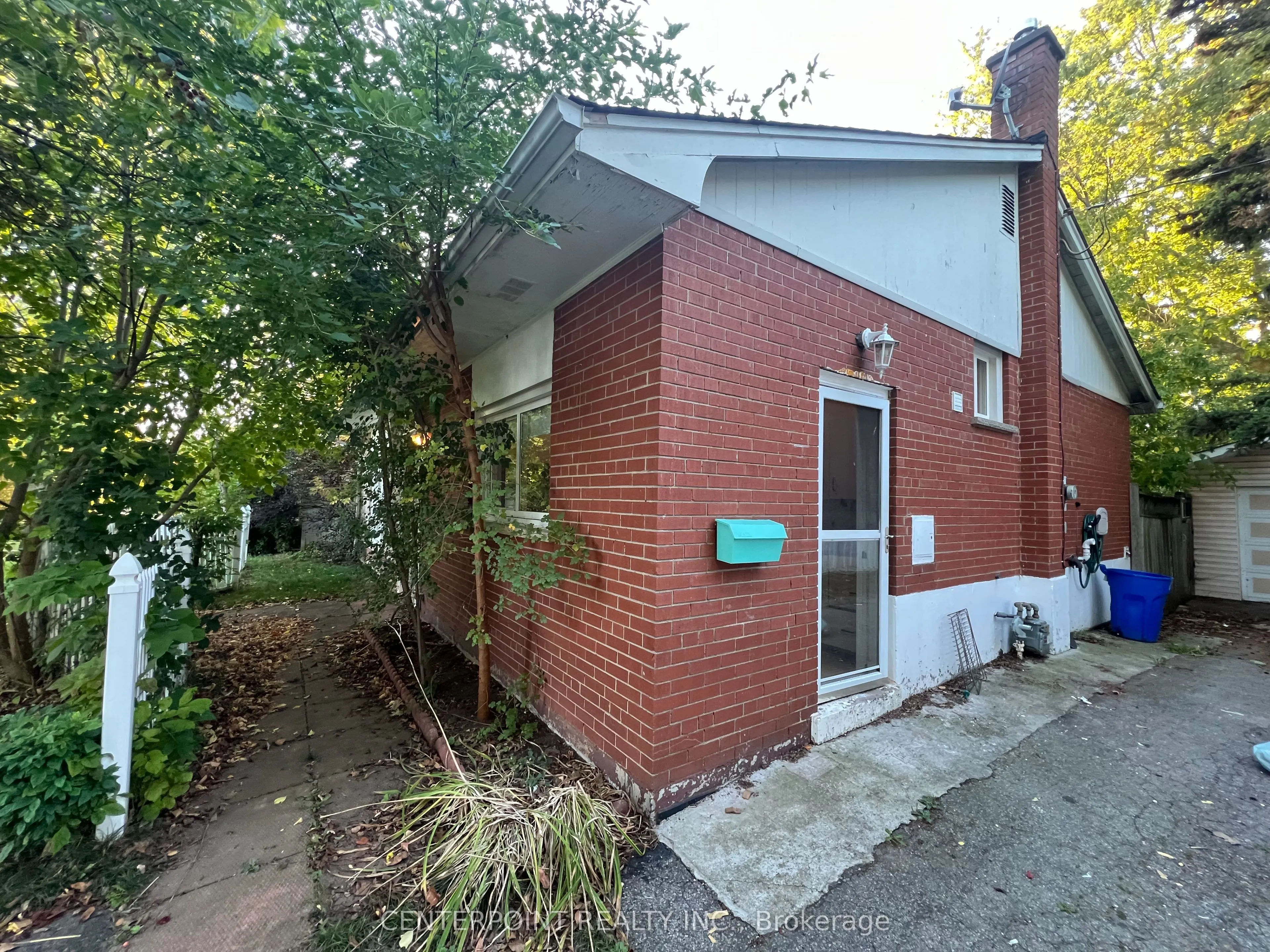 287 Kent Crescent