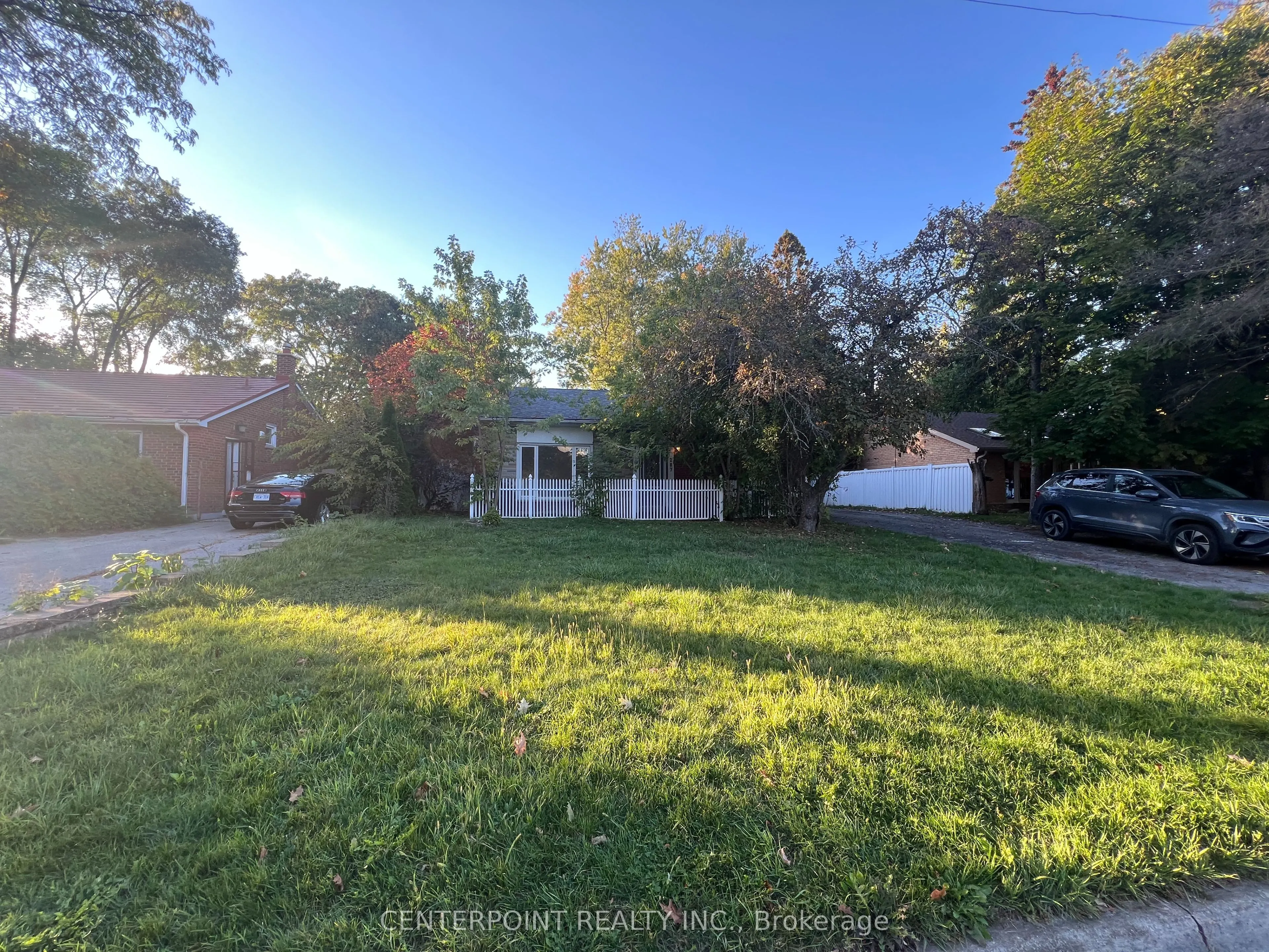 287 Kent Crescent