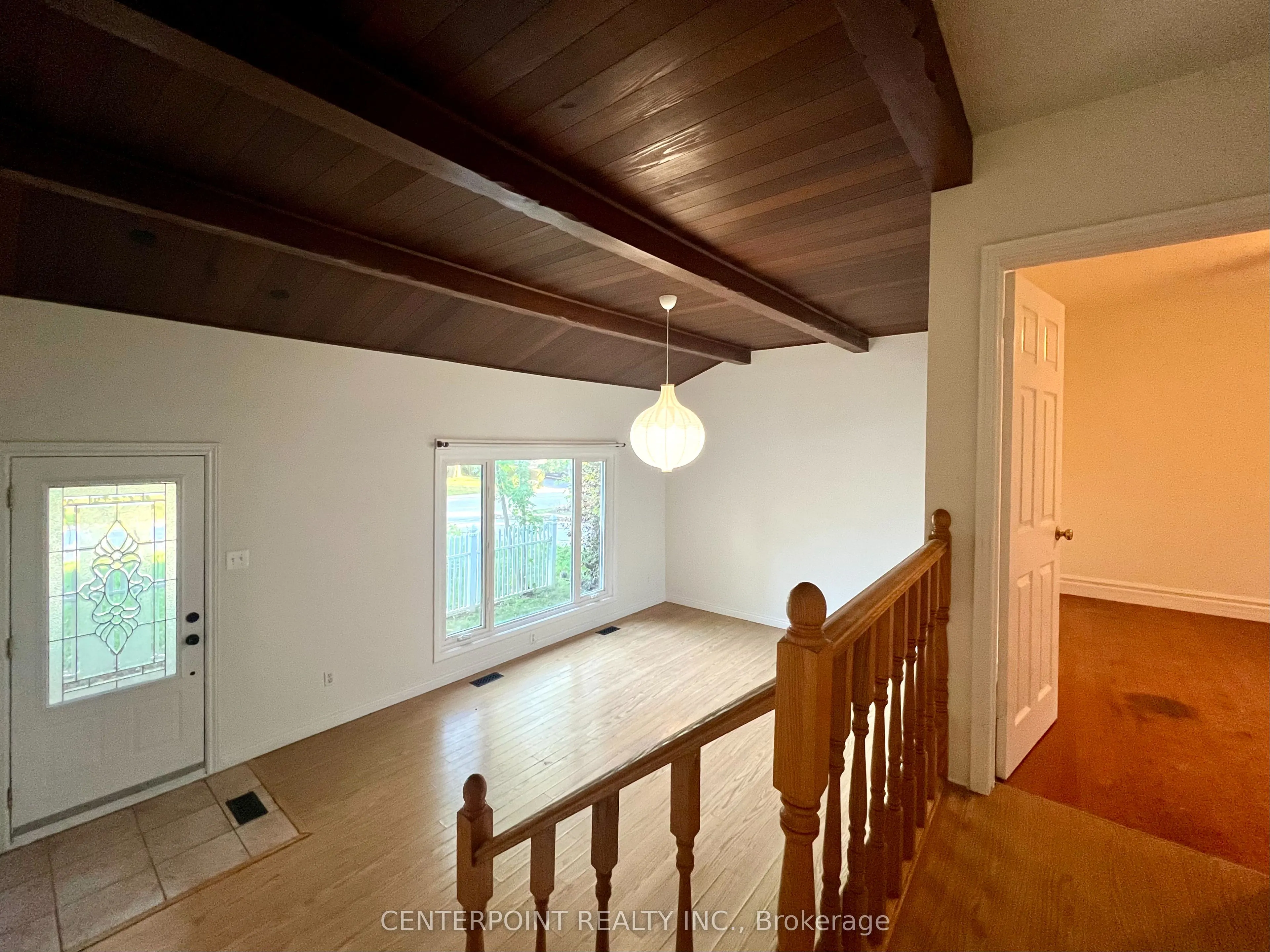 287 Kent Crescent