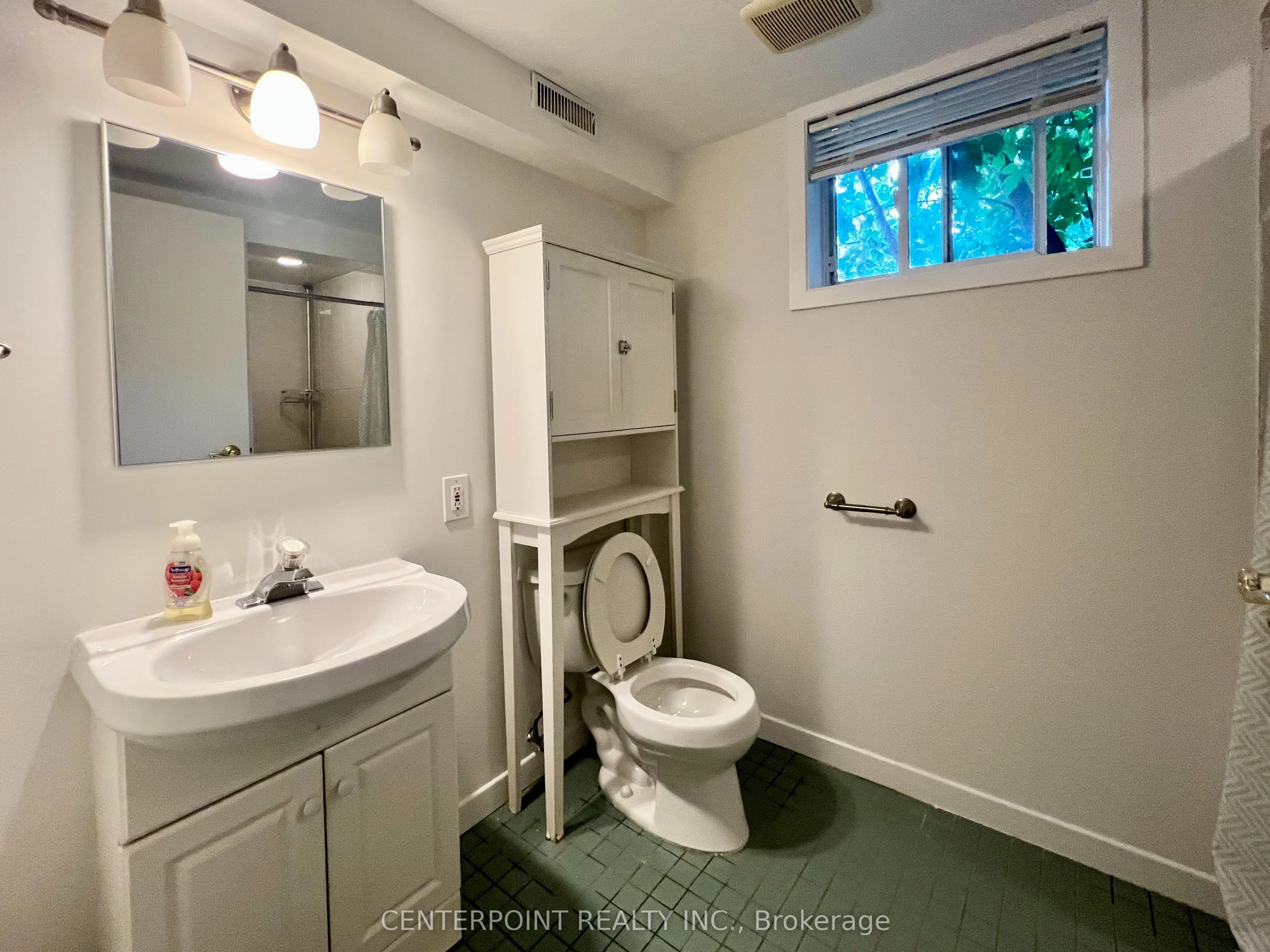 287 Kent Crescent