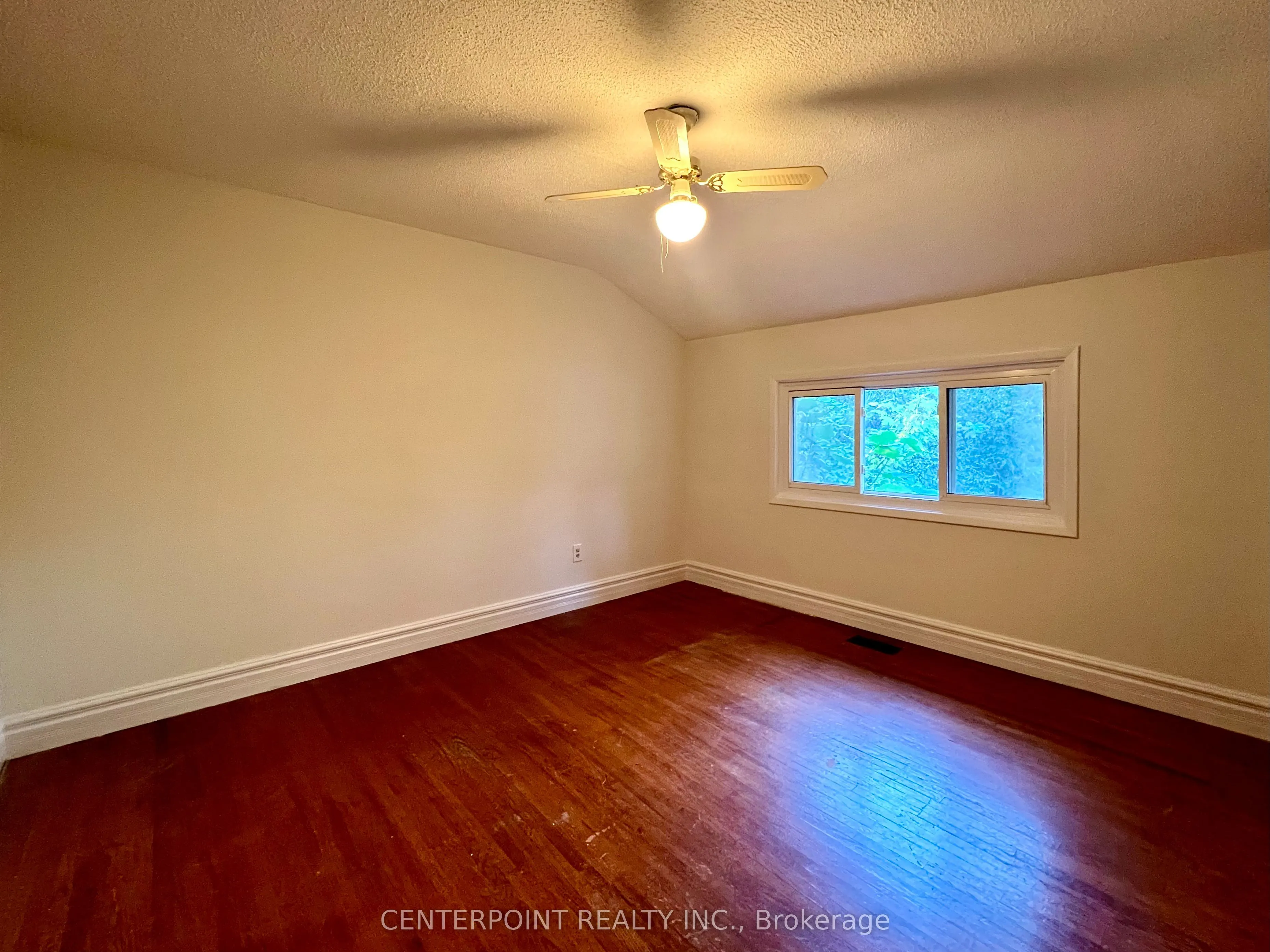 287 Kent Crescent