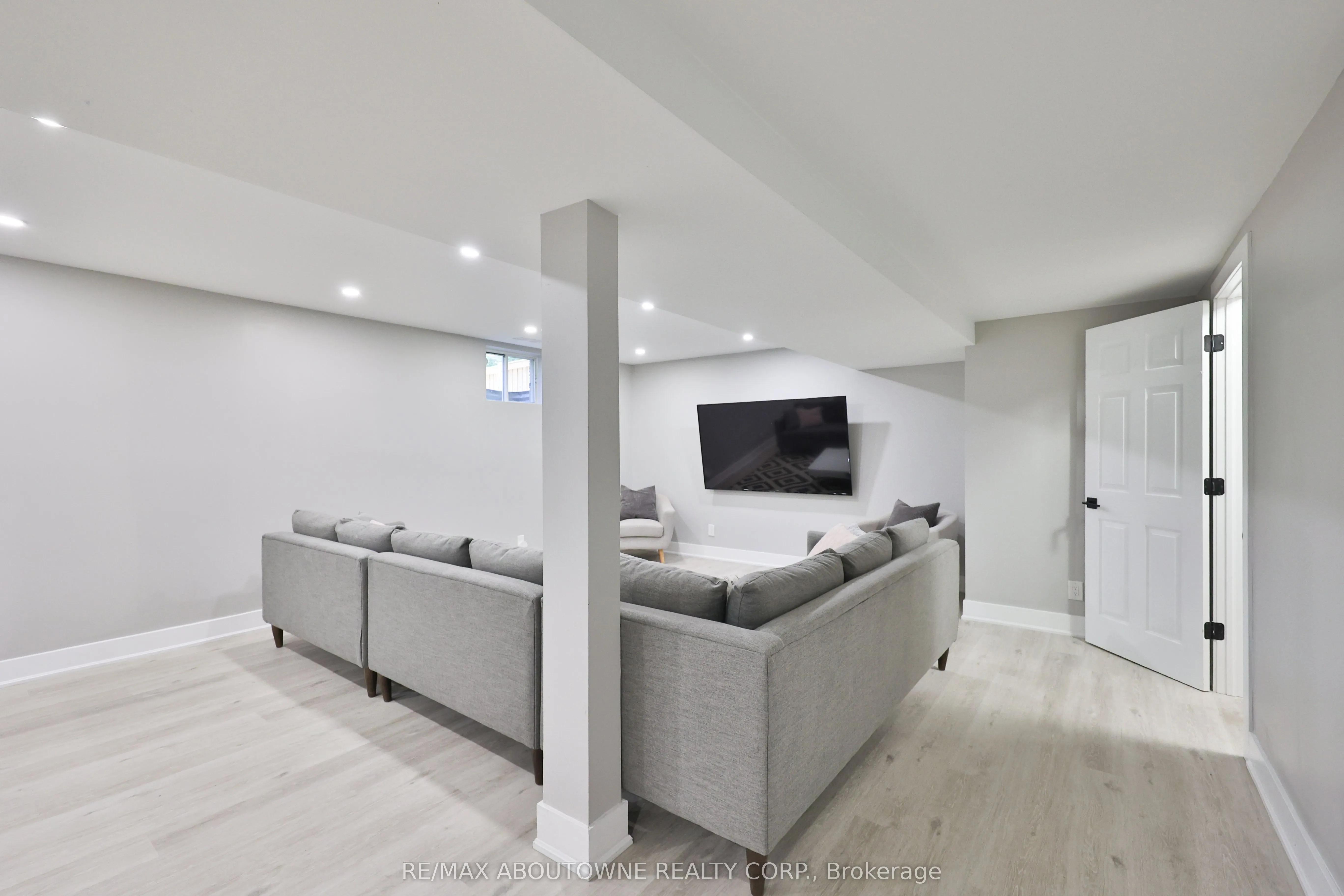 1131 Carol Street