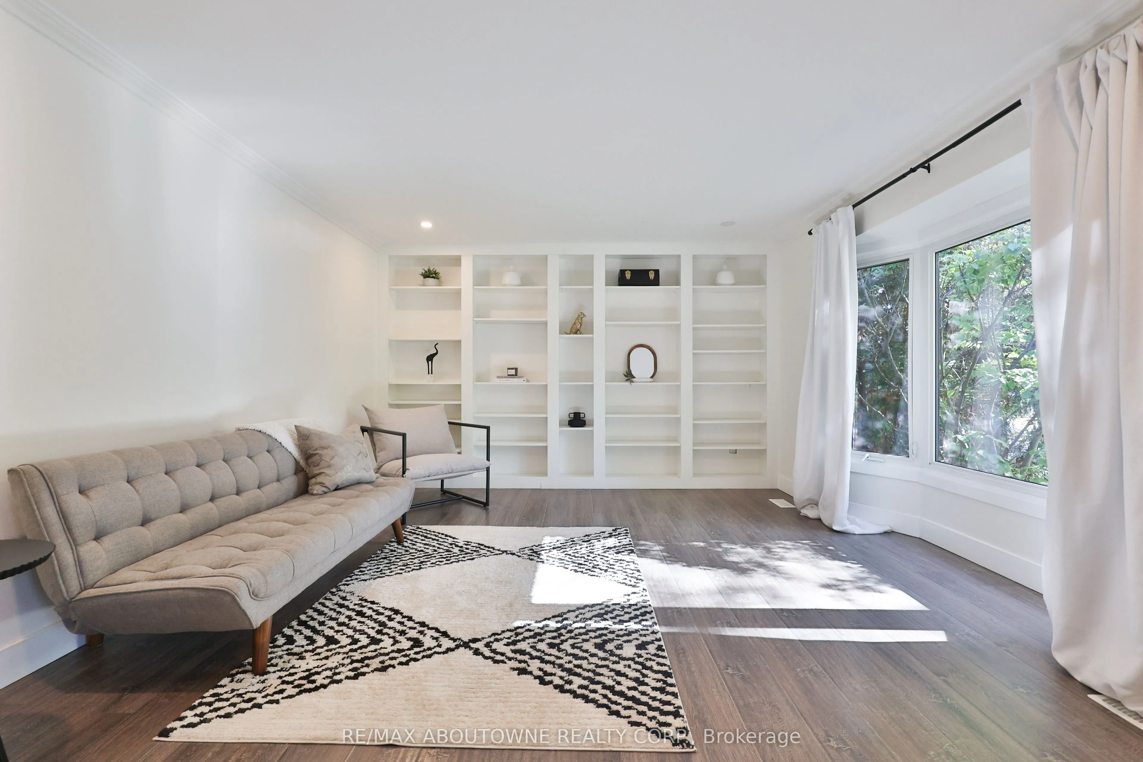 1131 Carol Street