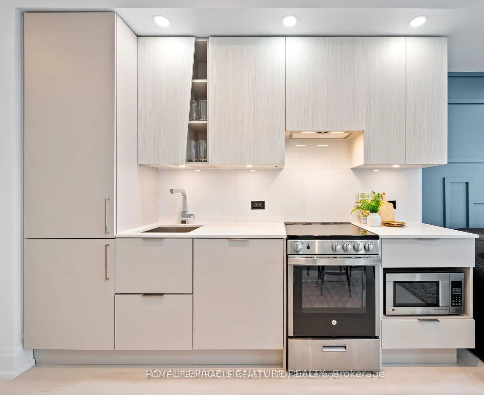 3900 Confederation Parkway, #705