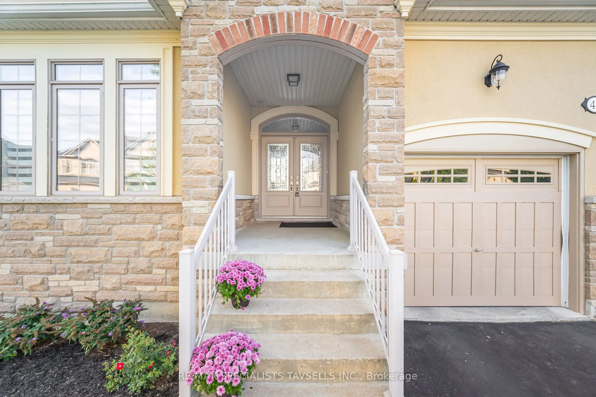 44 Gentle Fox Drive