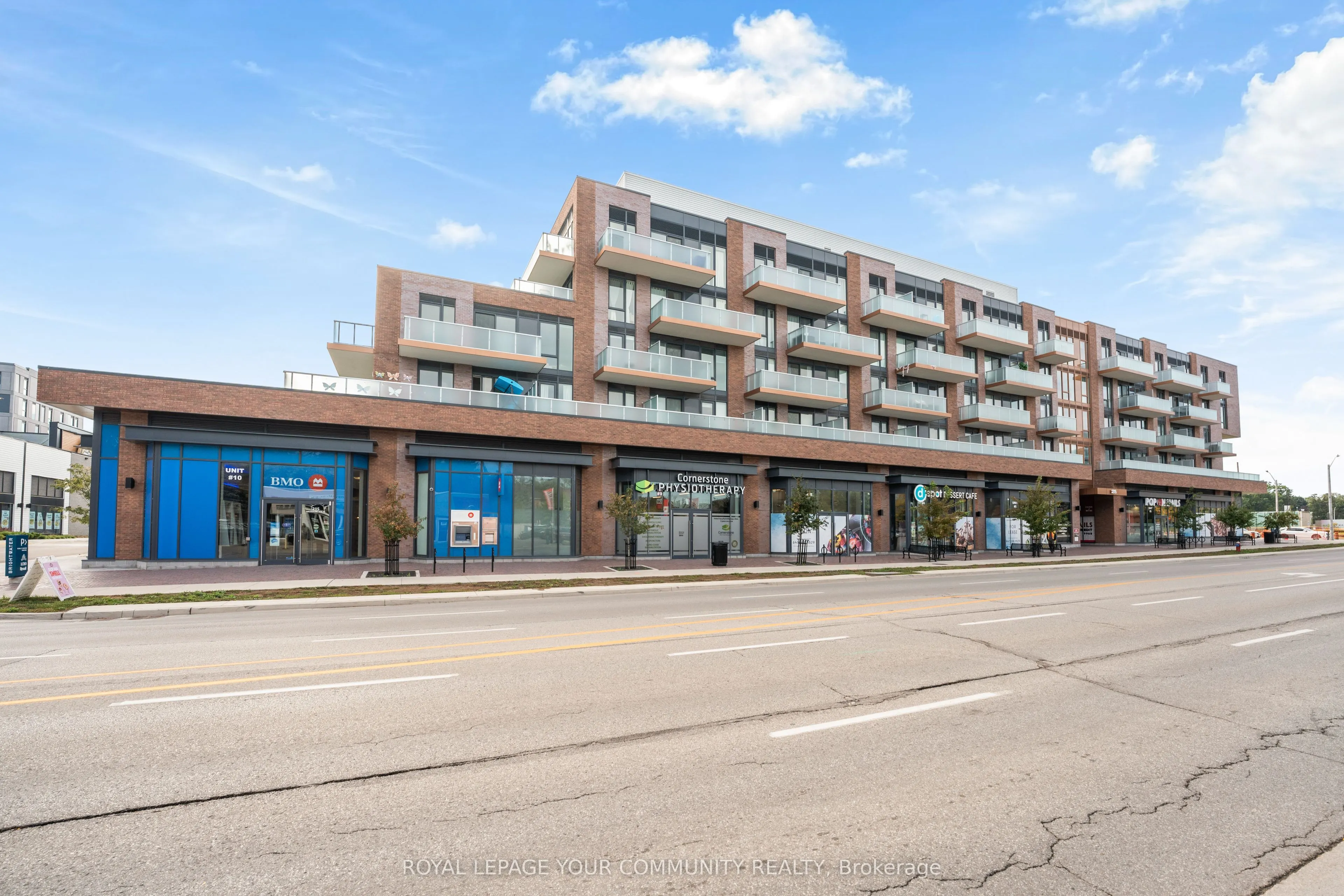 215 Lakeshore Road W, #15