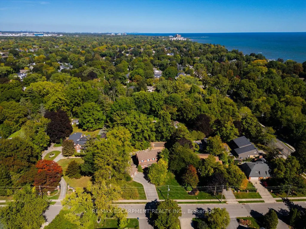 225 Shoreacres Road