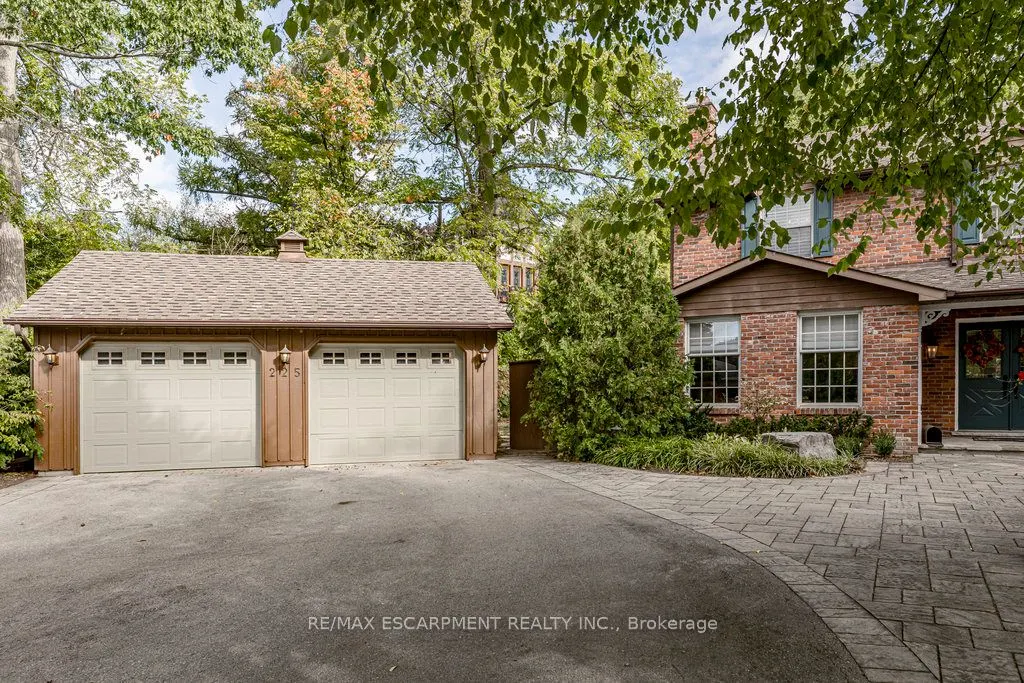 225 Shoreacres Road