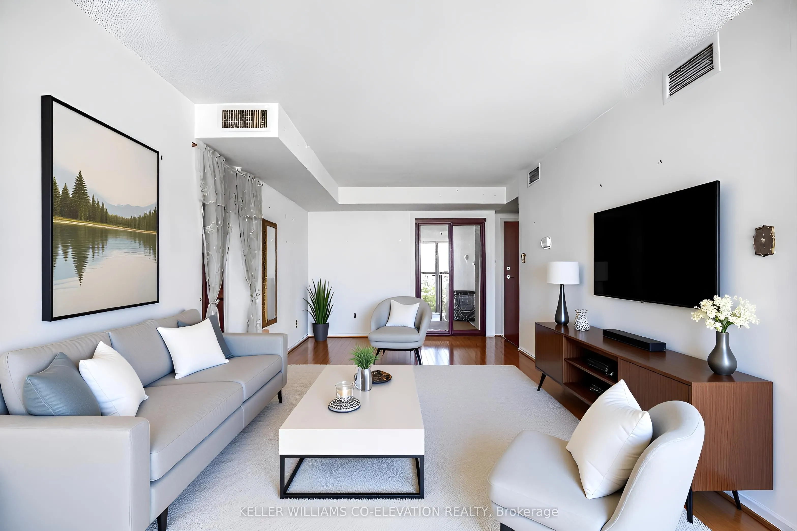 880 Dundas Street W, #1604
