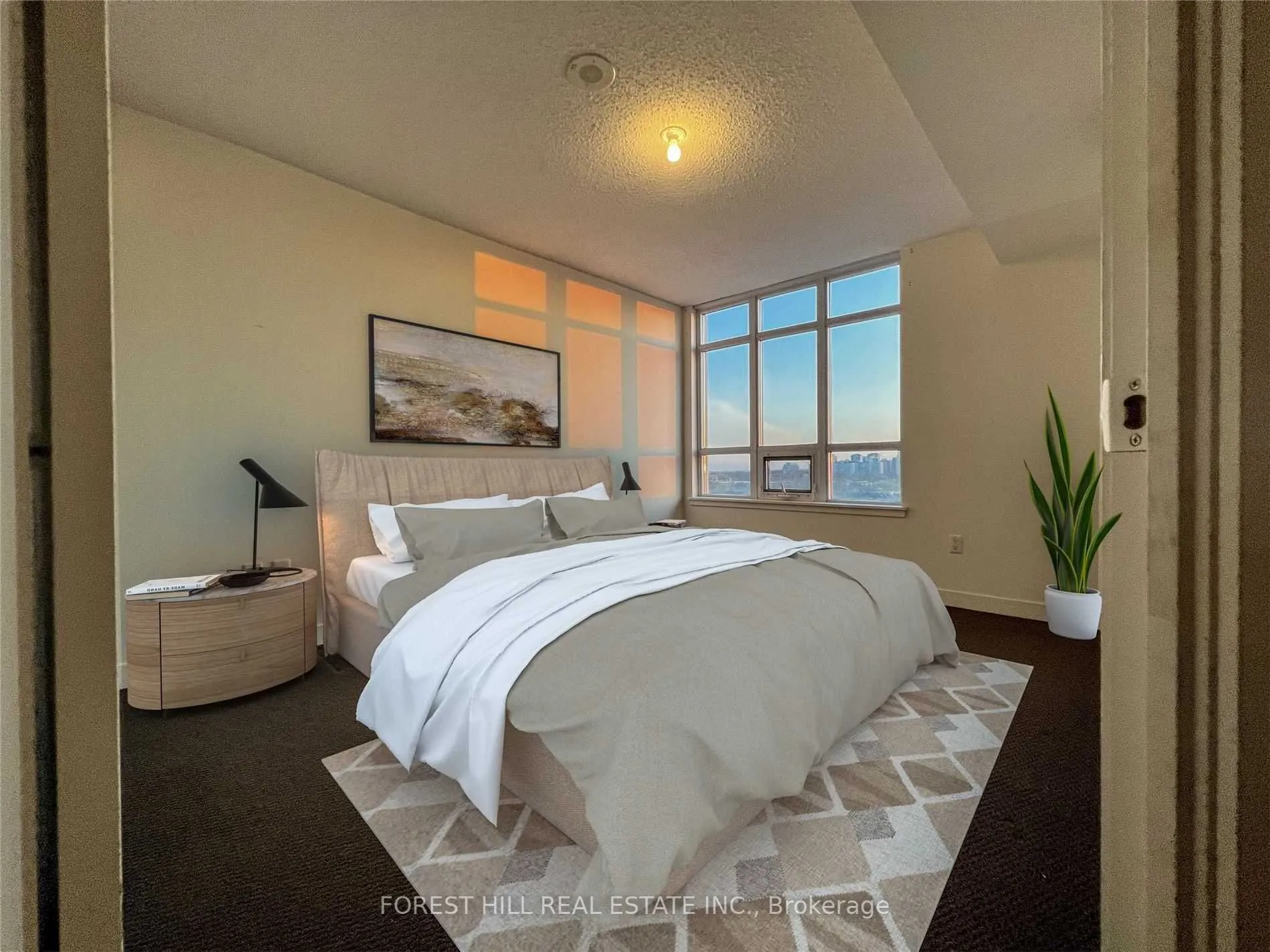 812 Lansdowne Avenue, #808