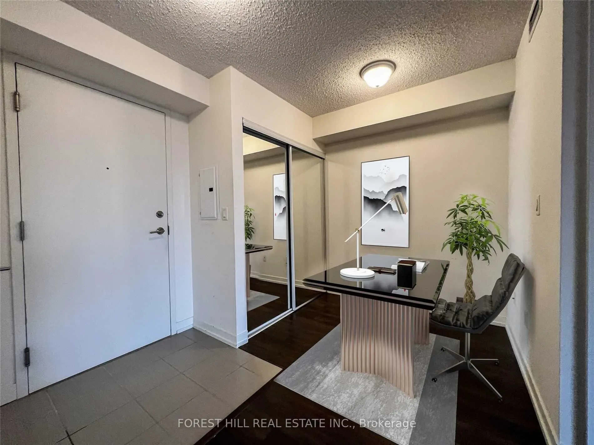 812 Lansdowne Avenue, #808