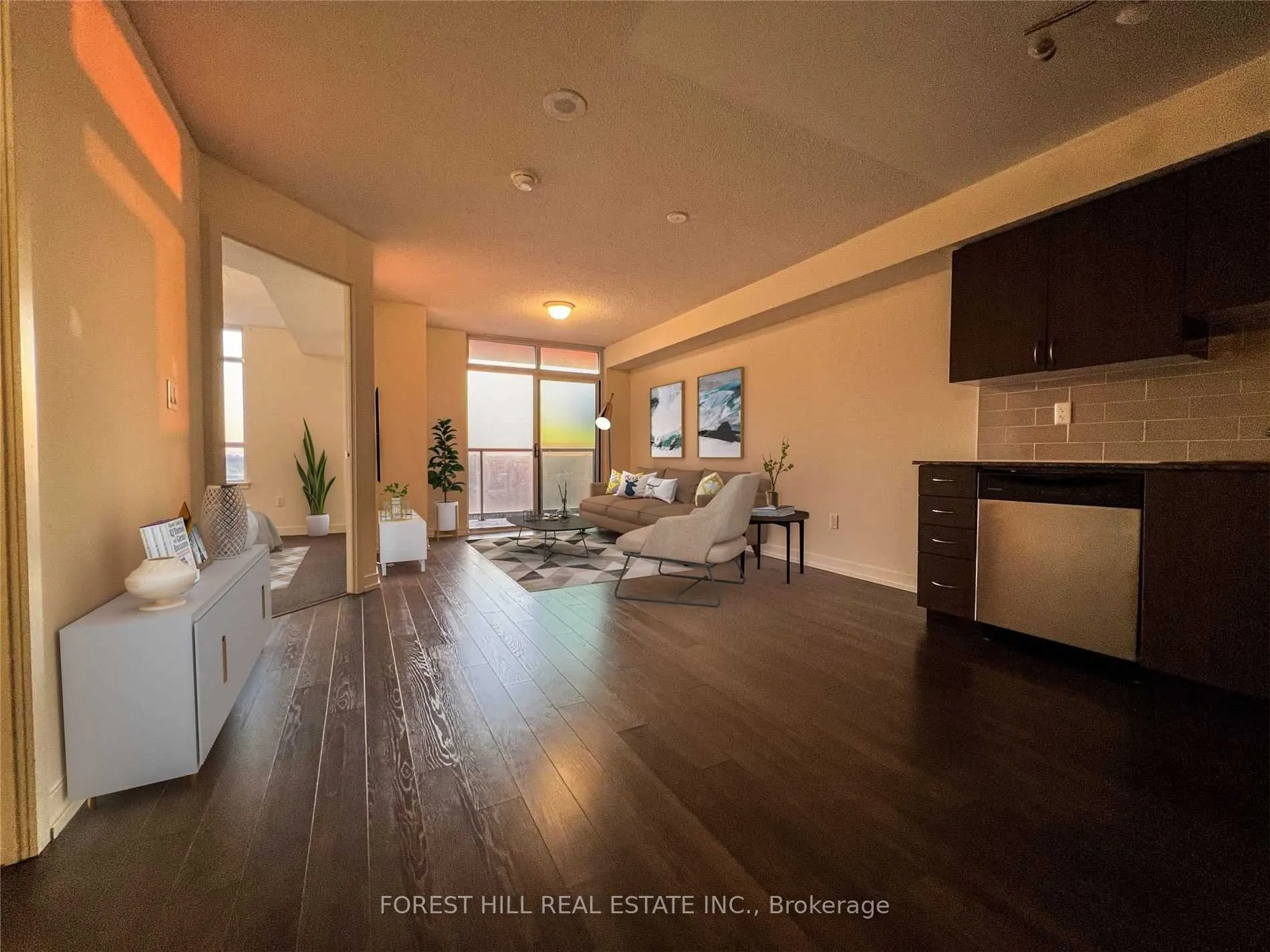 812 Lansdowne Avenue, #808