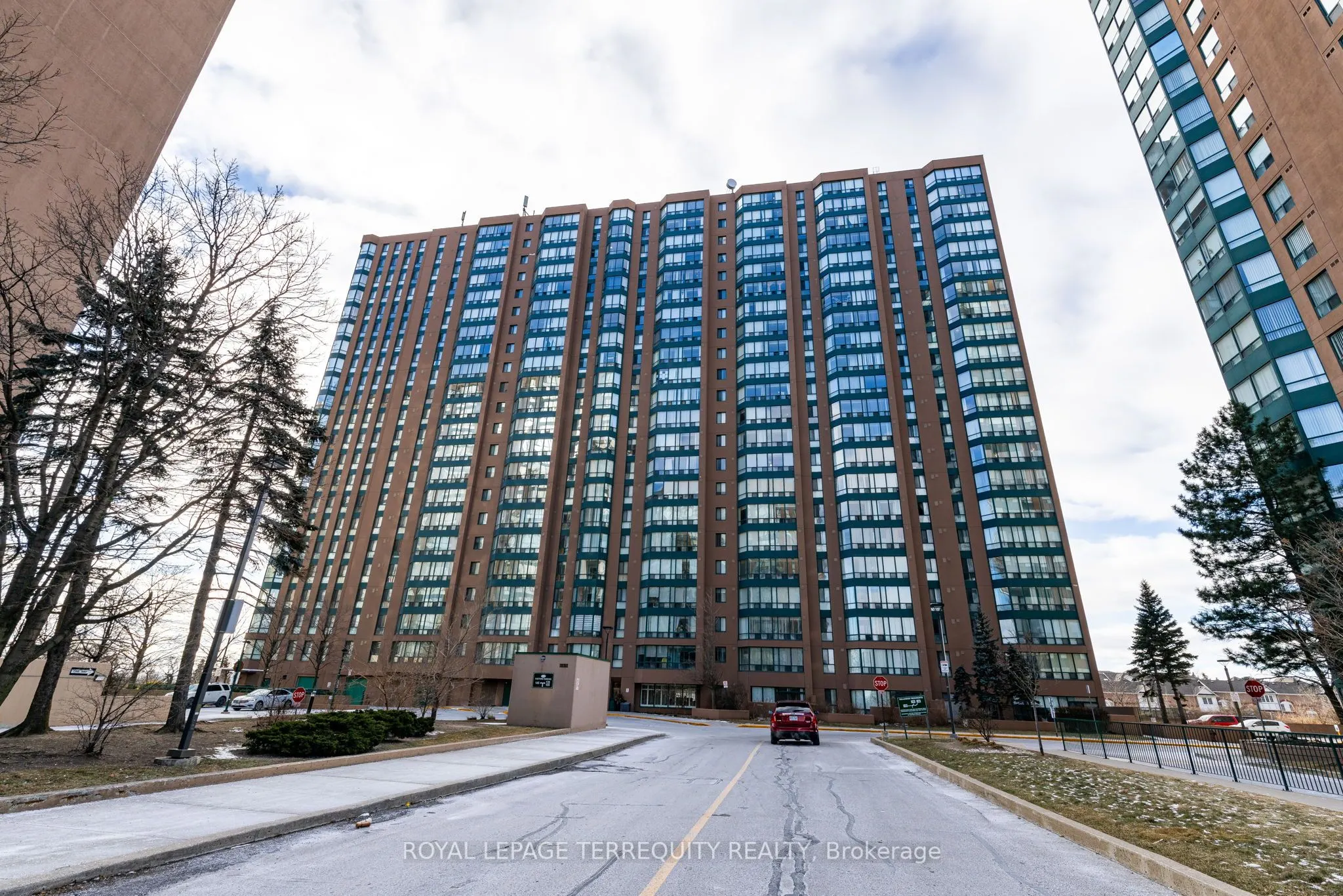 155 Hillcrest Avenue, #712
