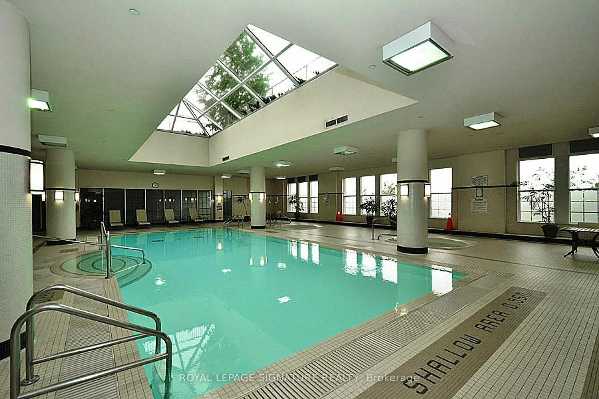 25 Kingsbridge Garden Circle SE, #224