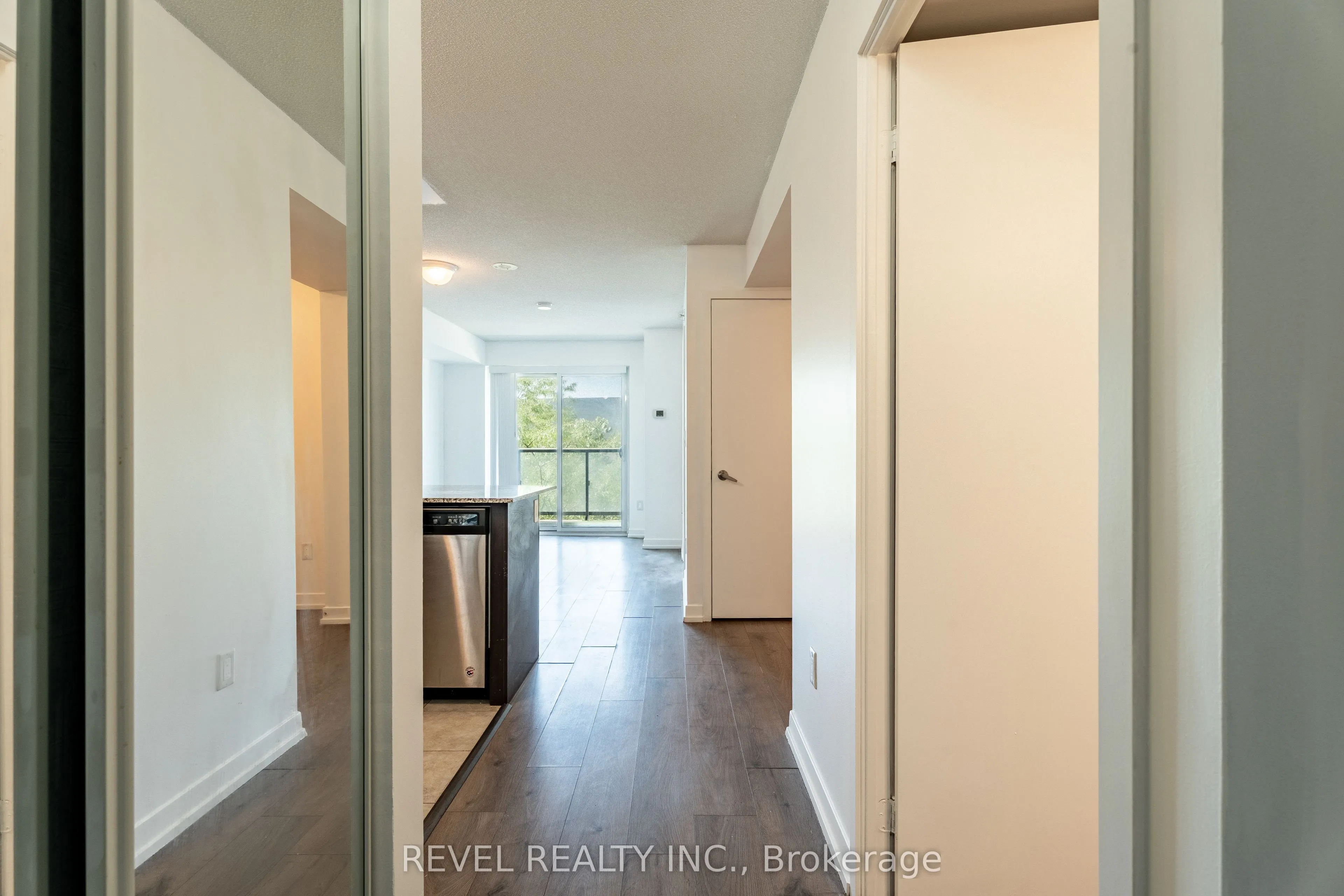 1420 Dupont Street, #412