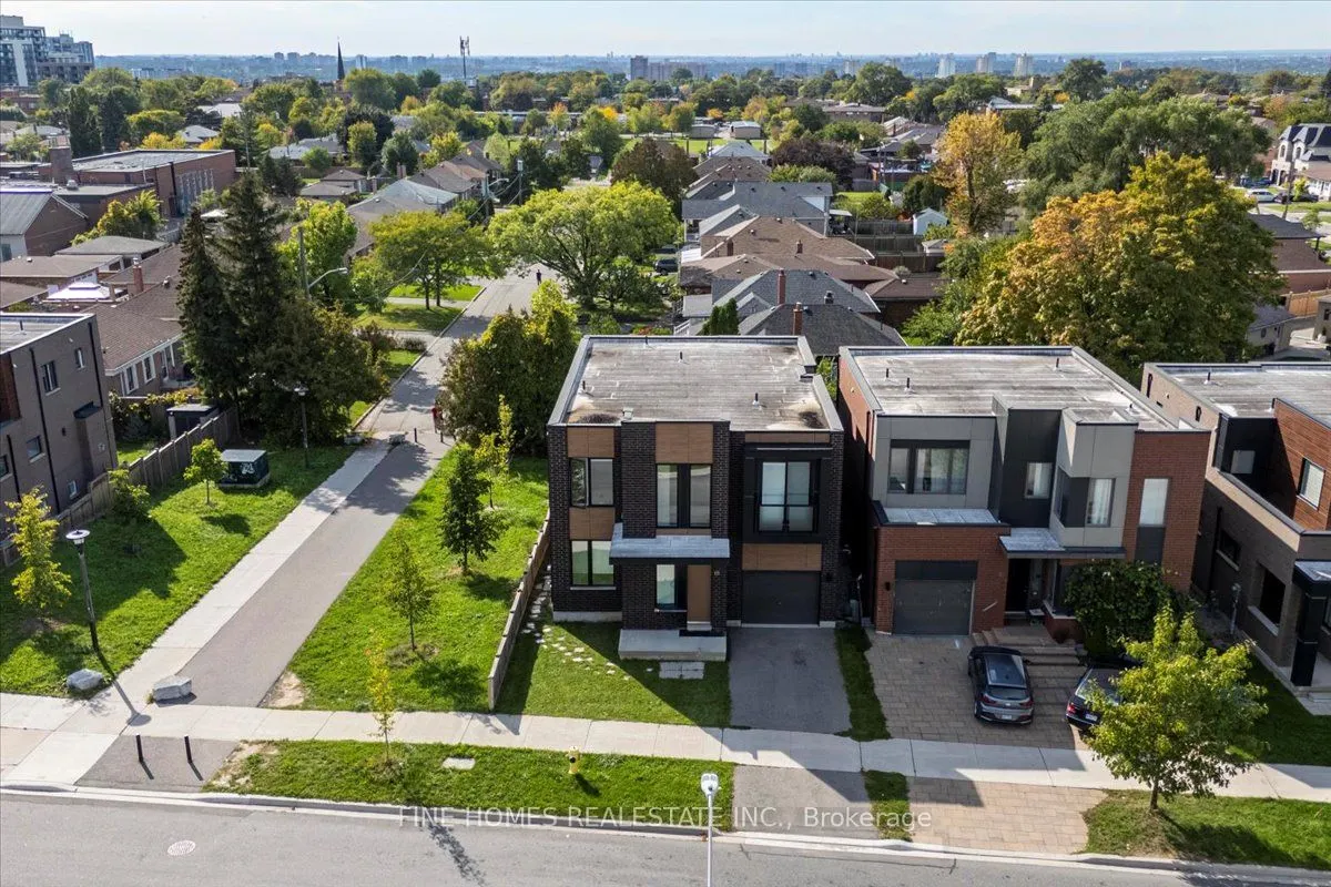 18 STANLEY GREENE Boulevard