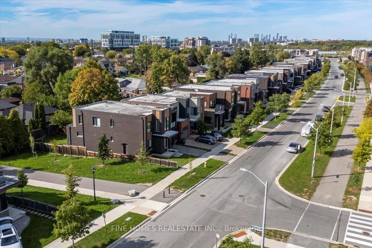 18 STANLEY GREENE Boulevard