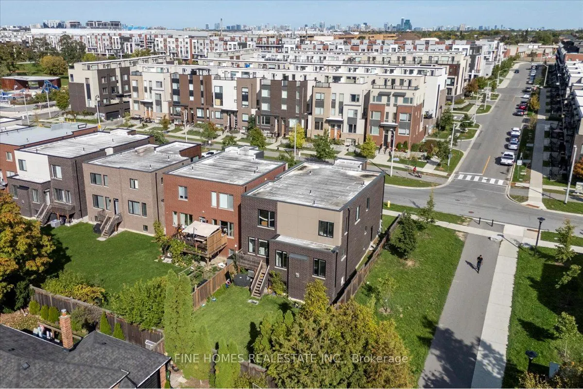 18 STANLEY GREENE Boulevard