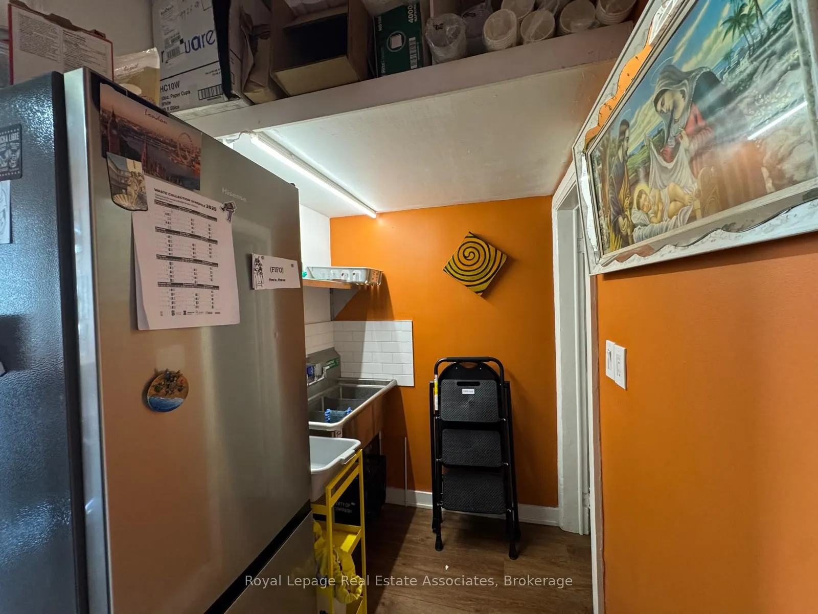 1537 Queen Street W