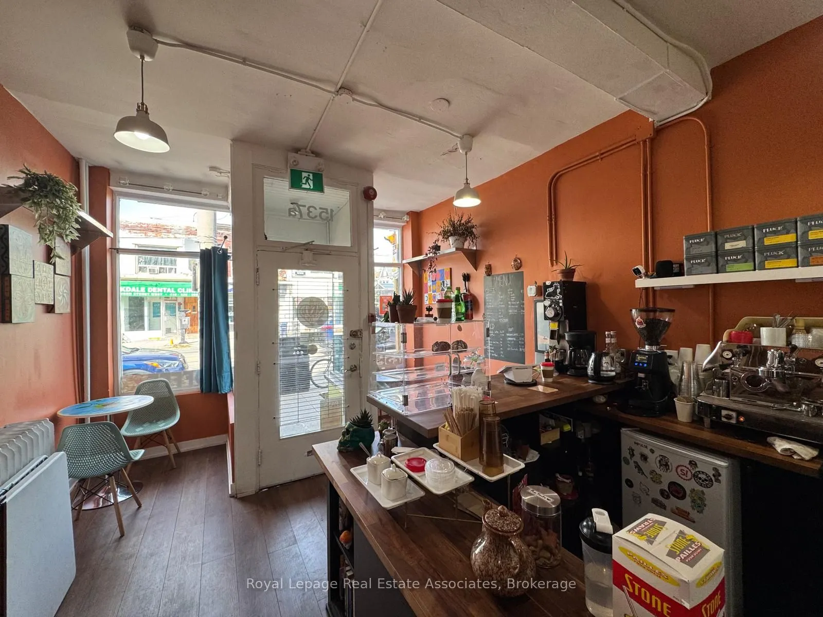 1537 Queen Street W