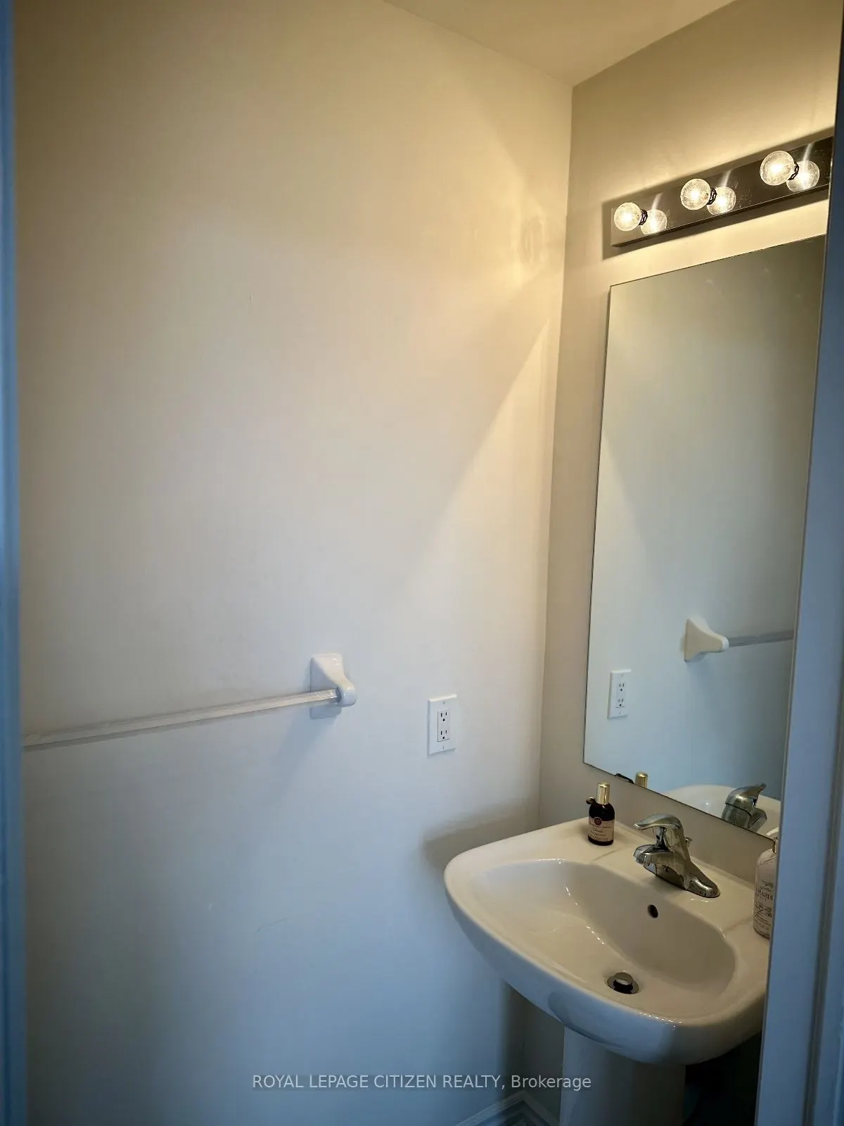 70 Halliford Place, #414