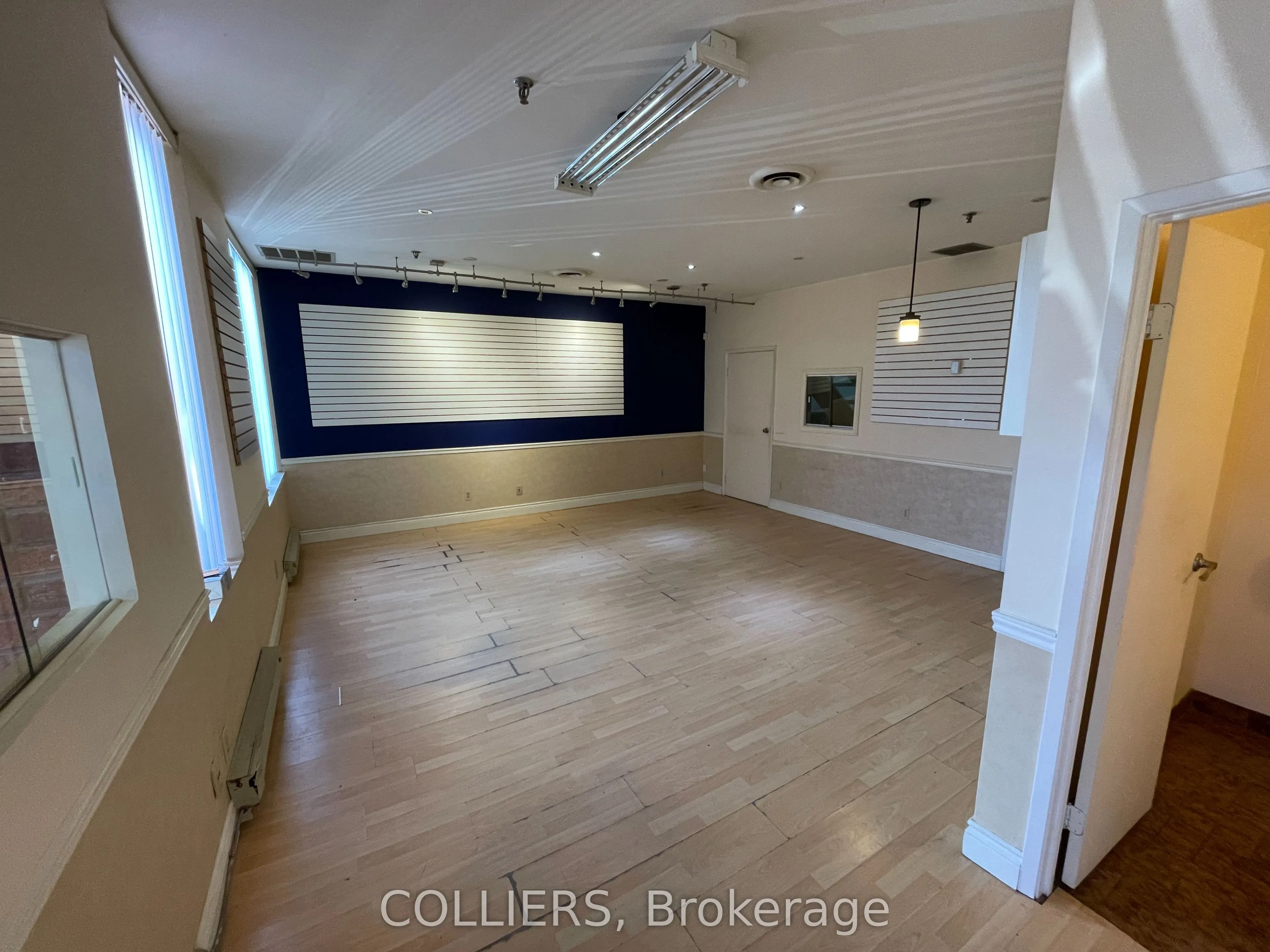 2586 Dunwin Drive, #5