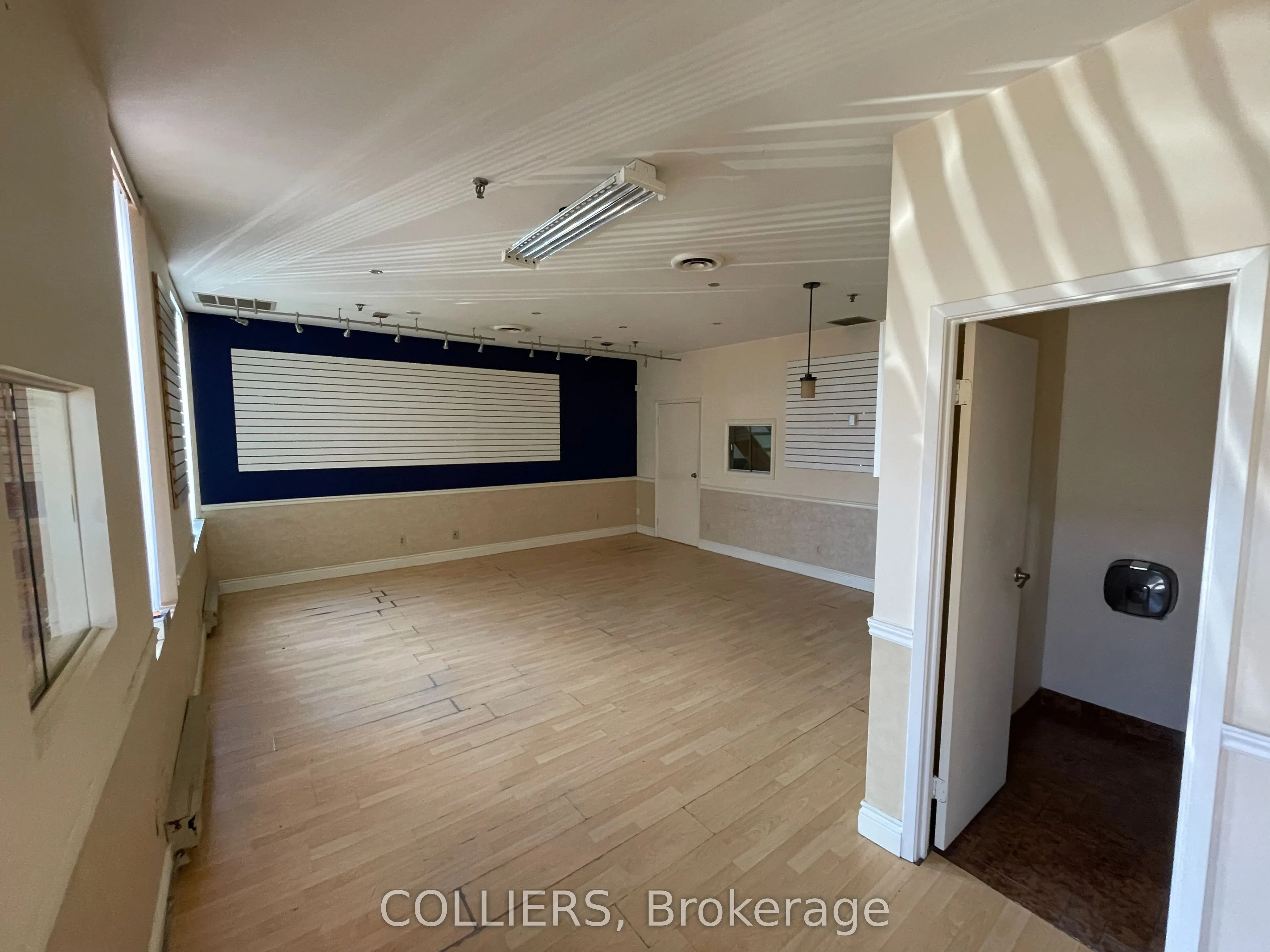 2586 Dunwin Drive, #5