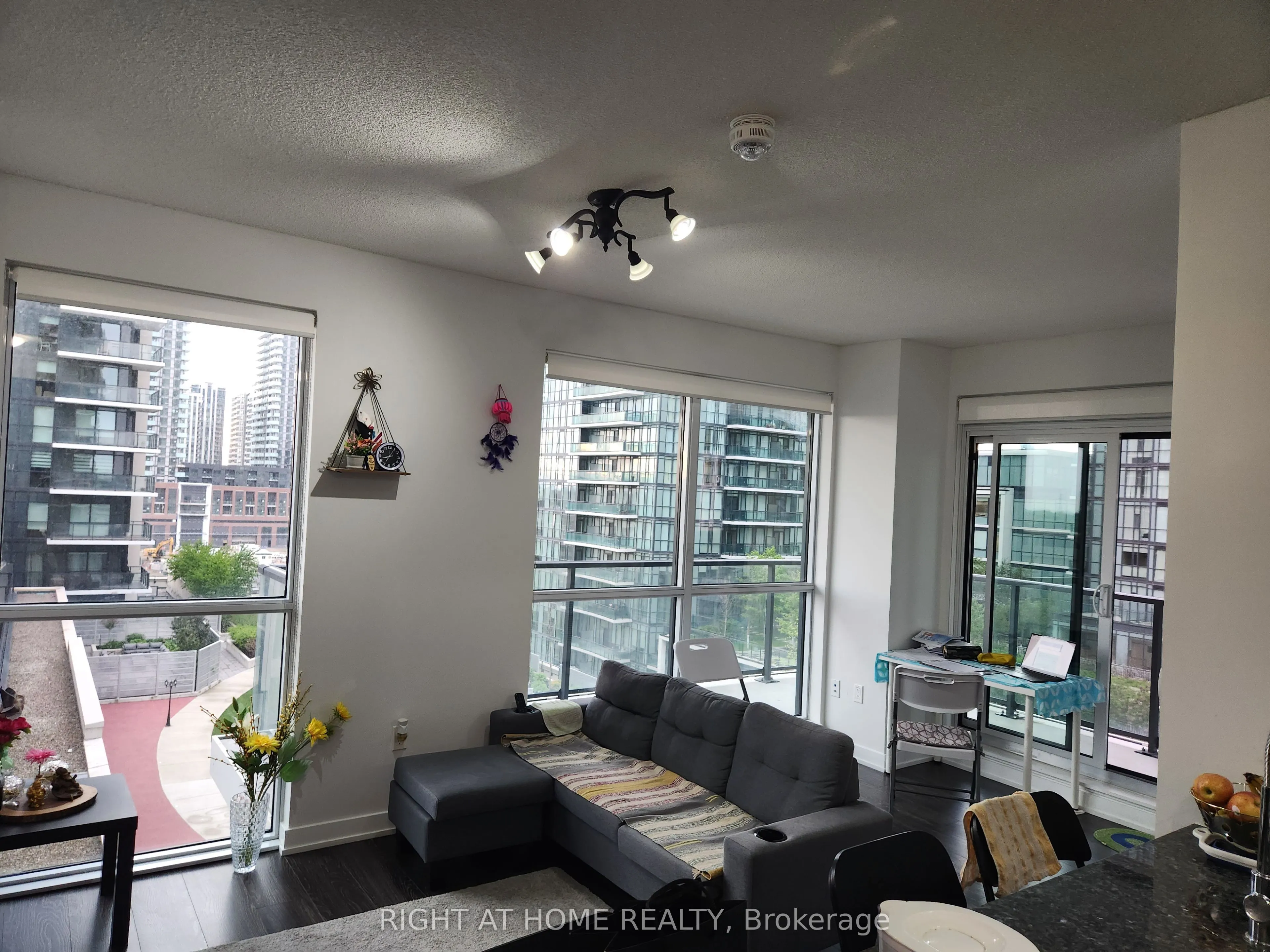 4055 Parkside Village Drive, #815