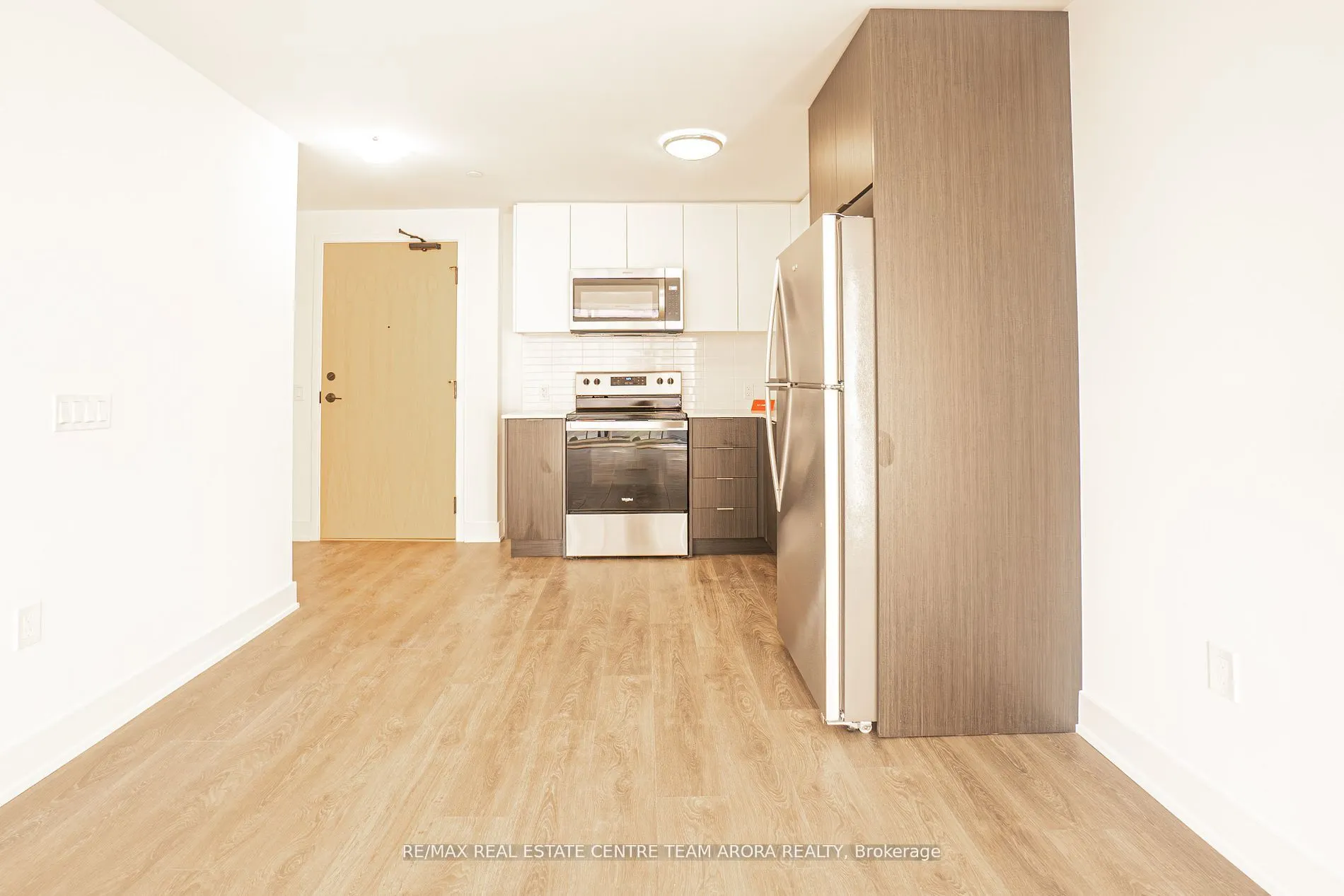 202 Burnhamthorpe Road E, #803
