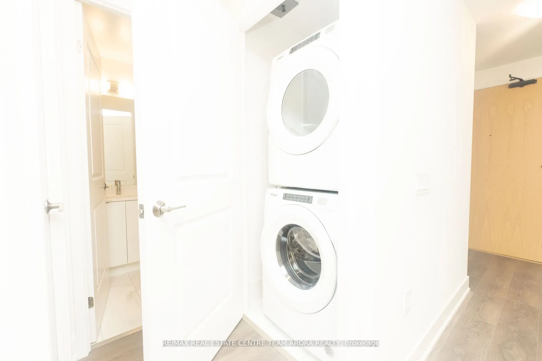 202 Burnhamthorpe Road E, #803