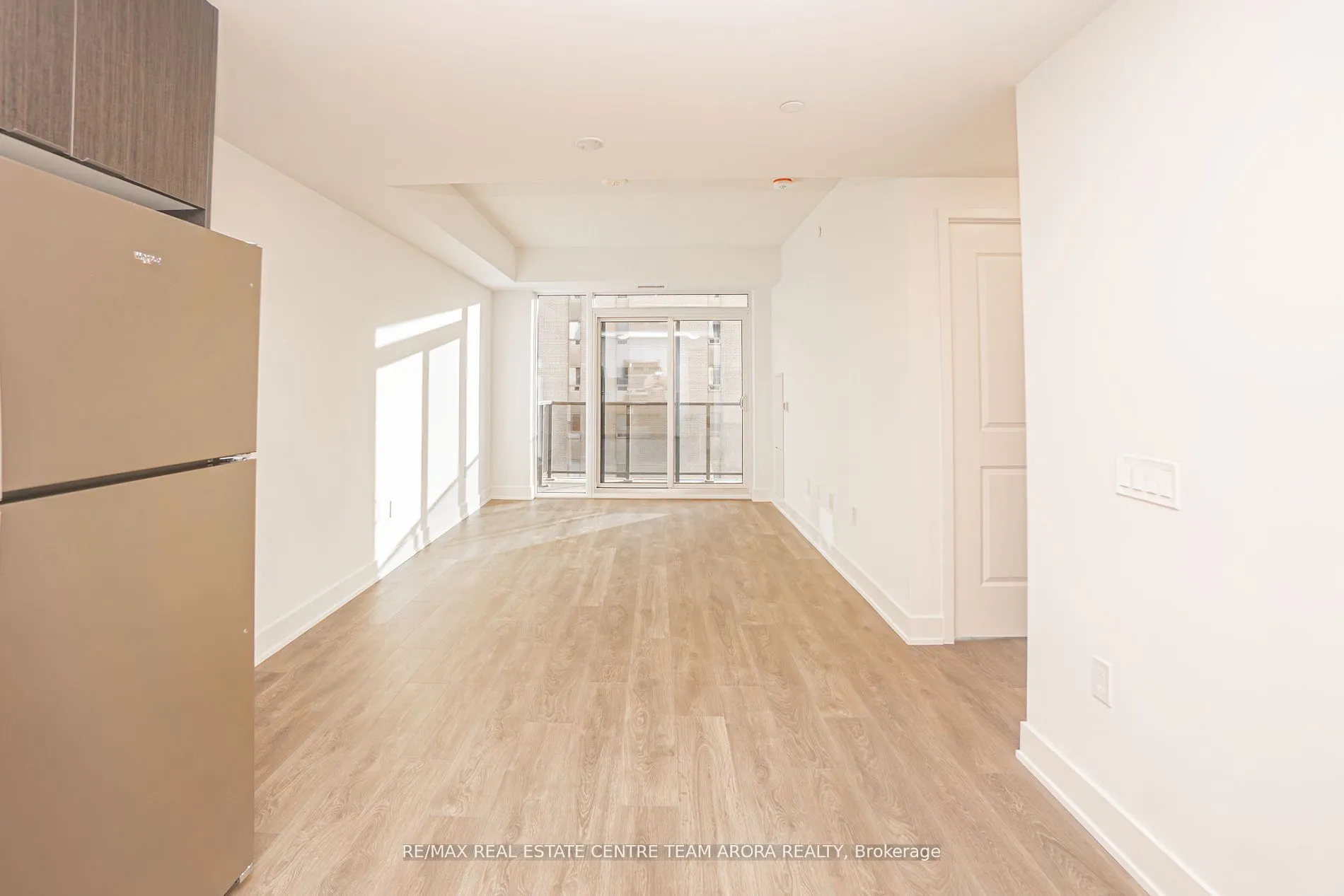 202 Burnhamthorpe Road E, #803