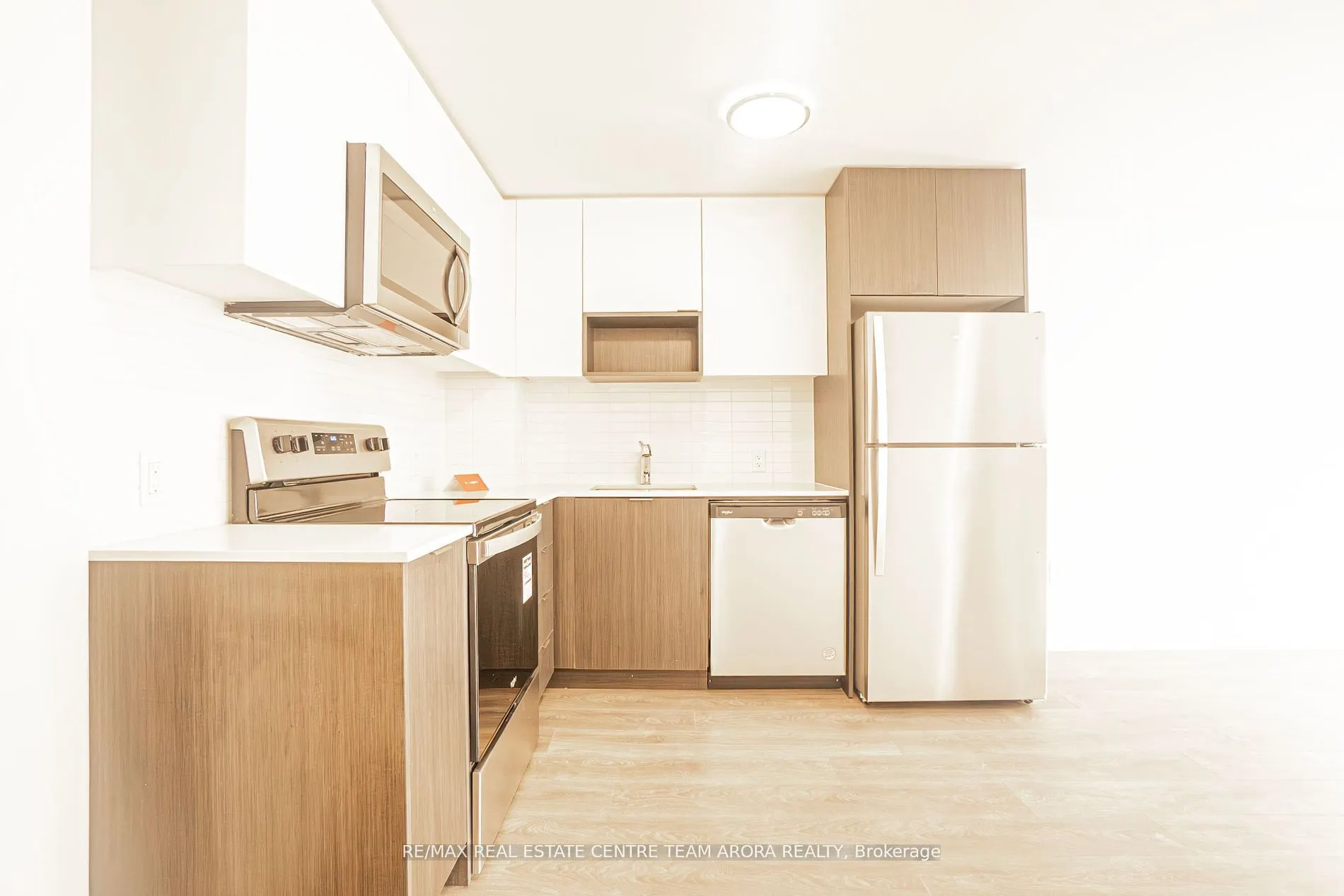 202 Burnhamthorpe Road E, #803