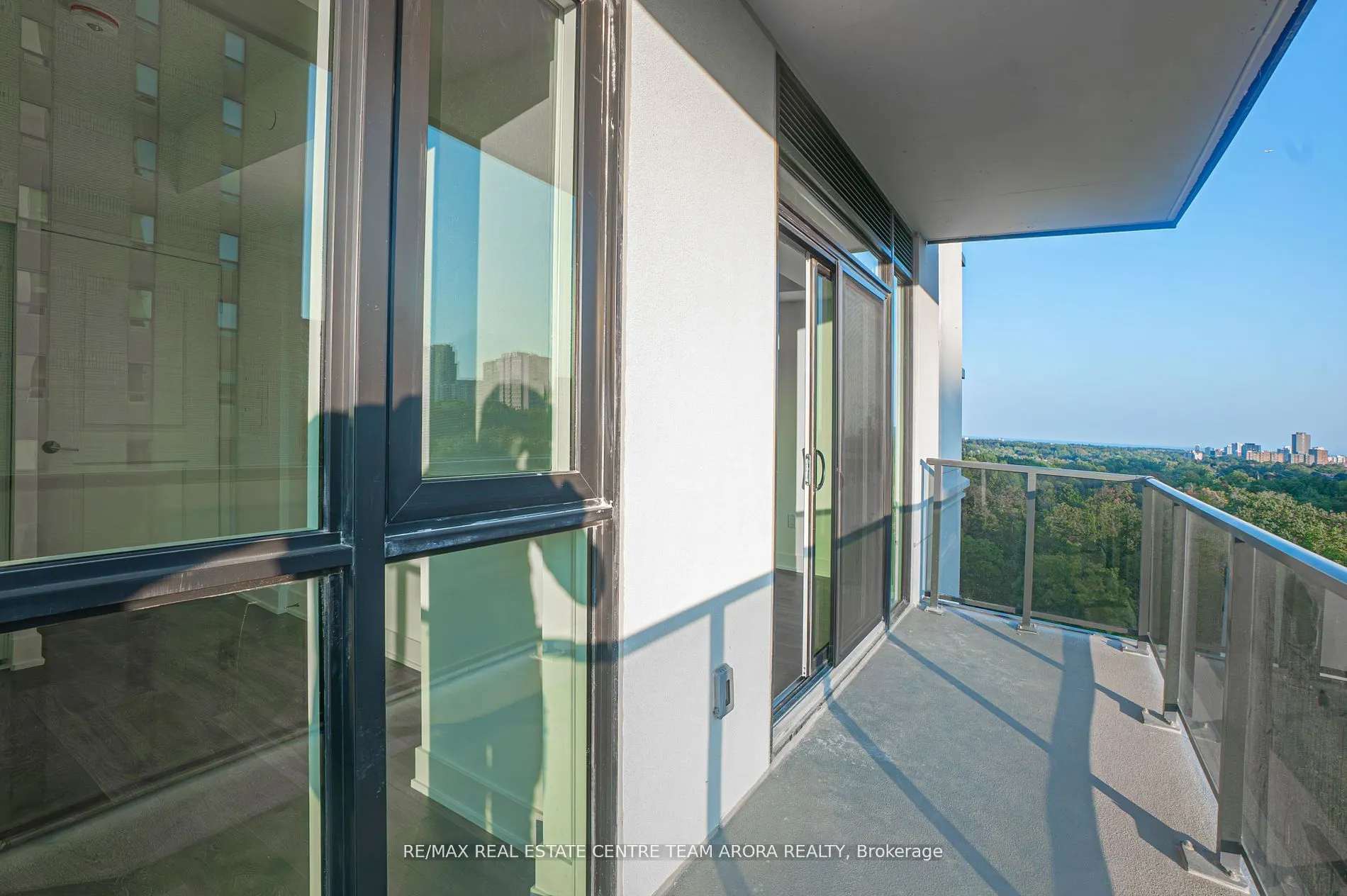 202 Burnhamthorpe Road E, #803