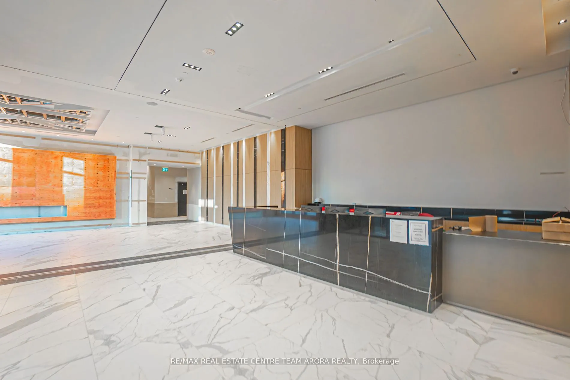 202 Burnhamthorpe Road E, #803