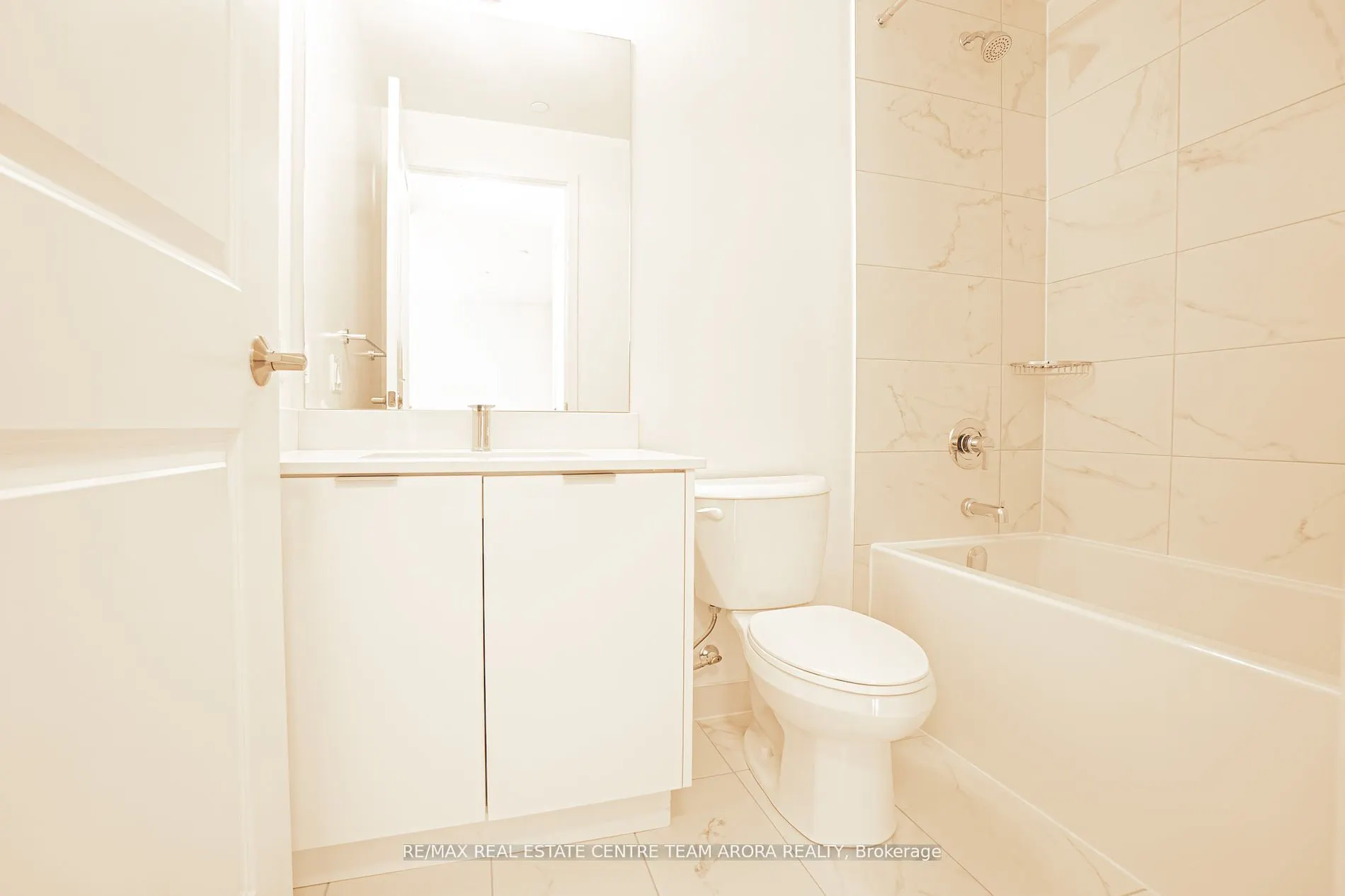 202 Burnhamthorpe Road E, #803