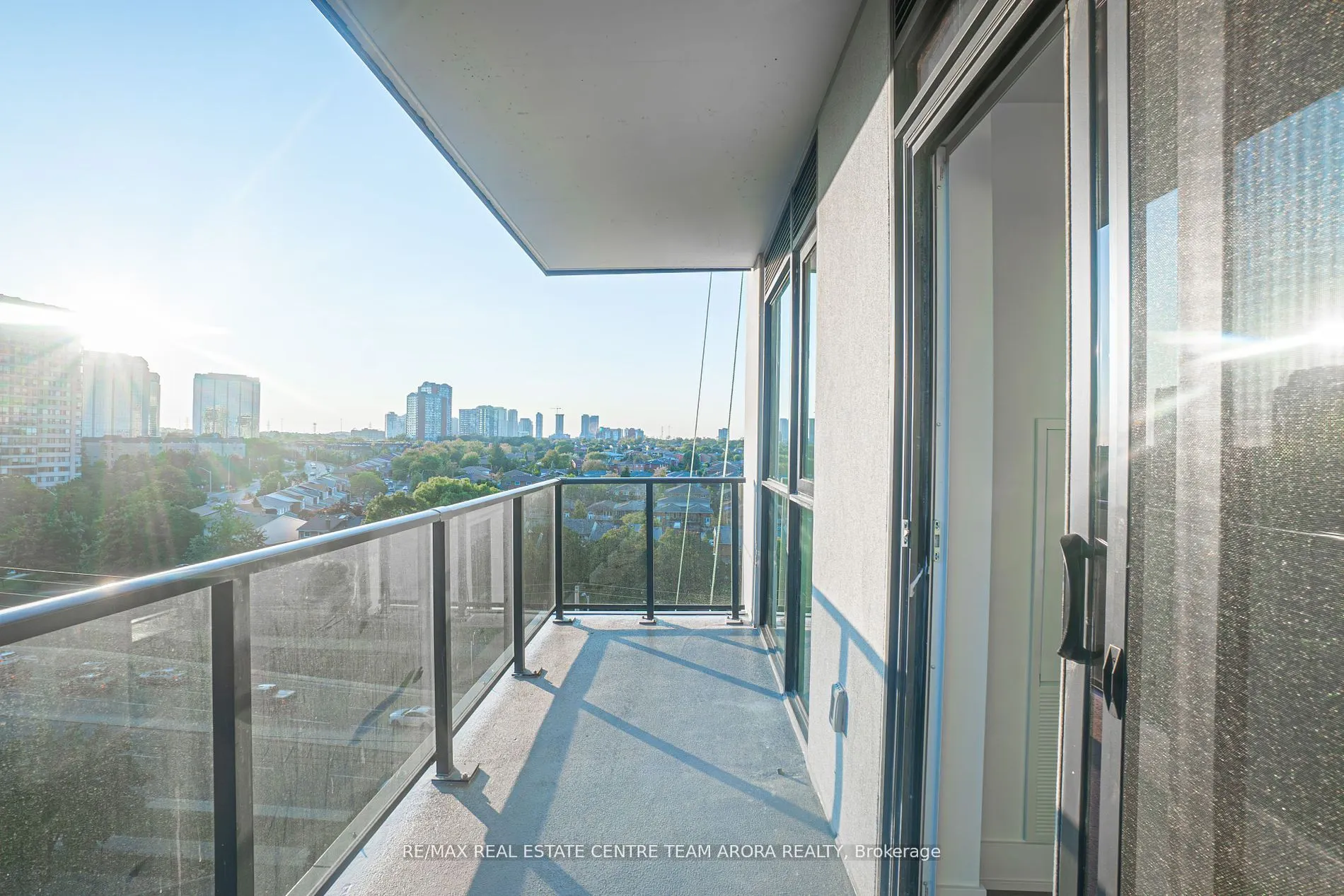 202 Burnhamthorpe Road E, #803