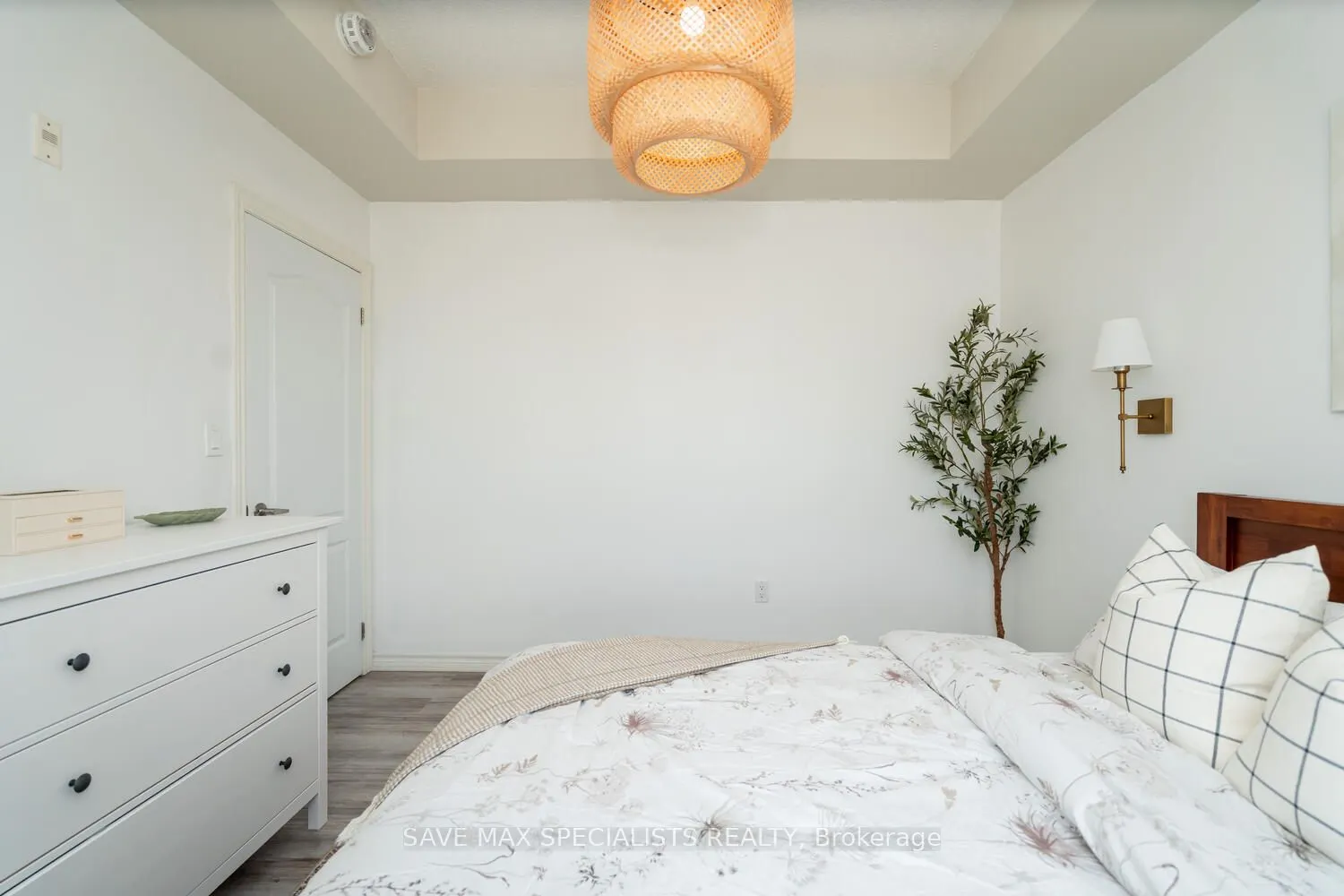 640 Sauve Street, #422
