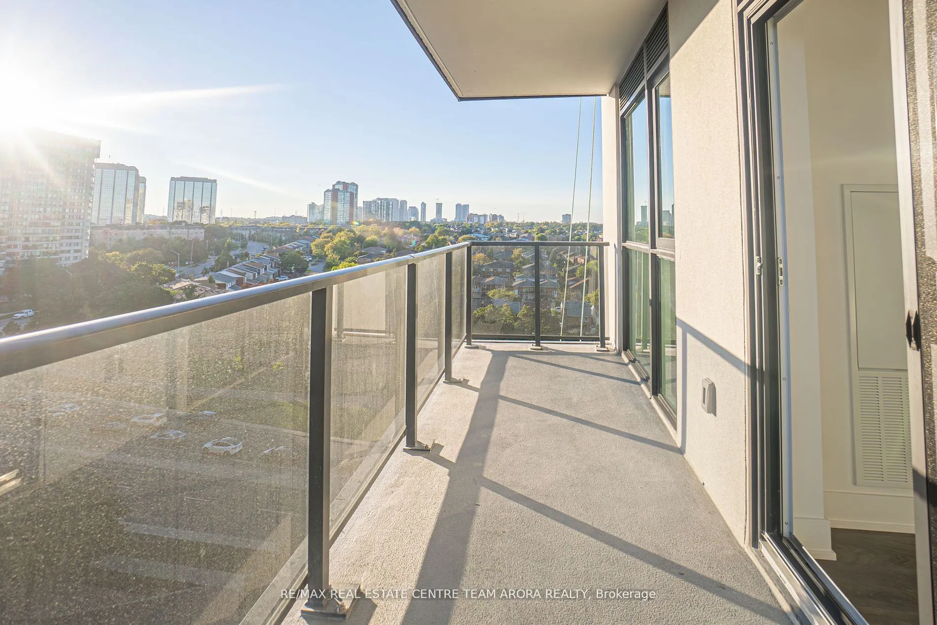 202 Burnhamthorpe Road E, #903