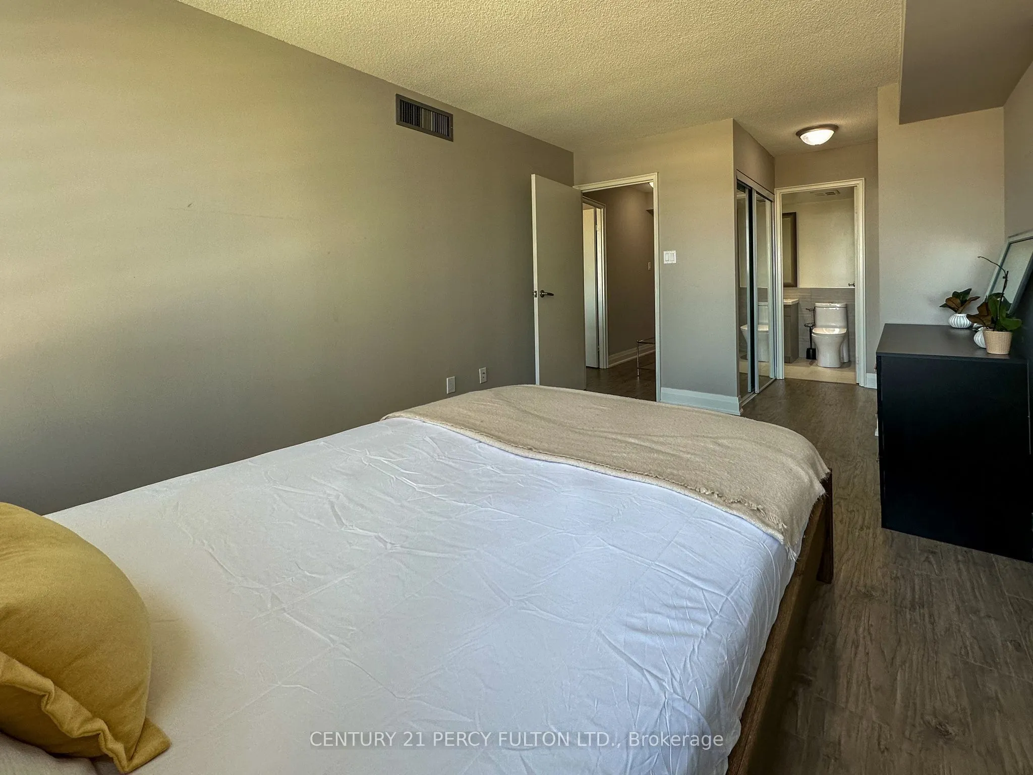 550 Webb Drive, #1511