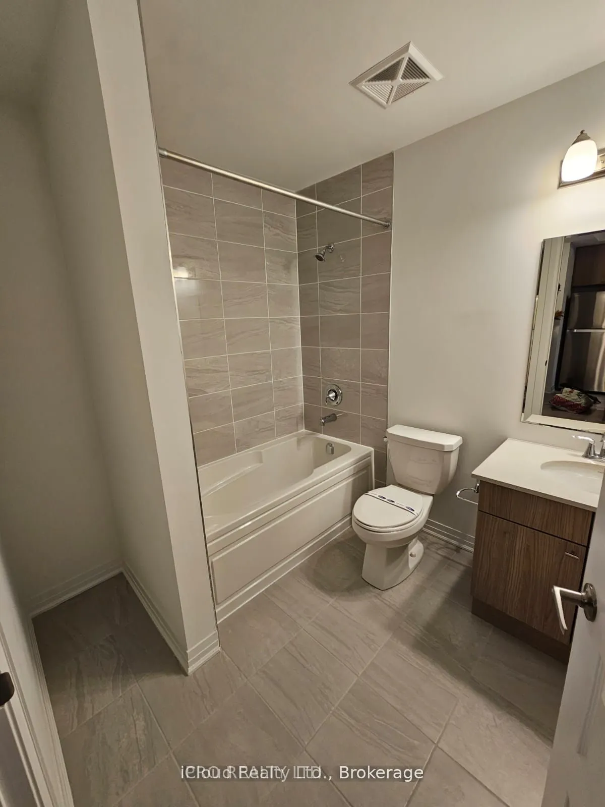 480 Gordon Krantz Avenue, #401