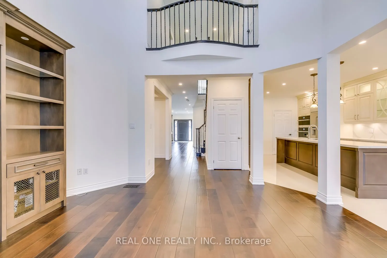 5523 Freshwater Drive