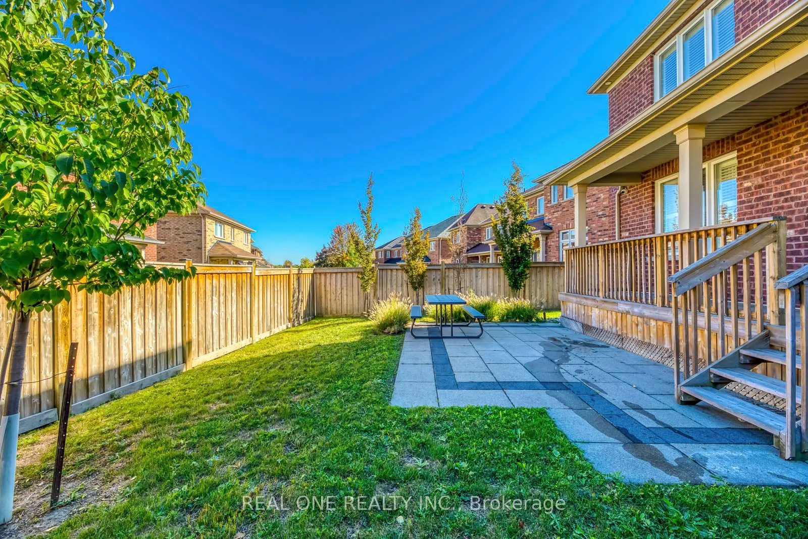 5523 Freshwater Drive